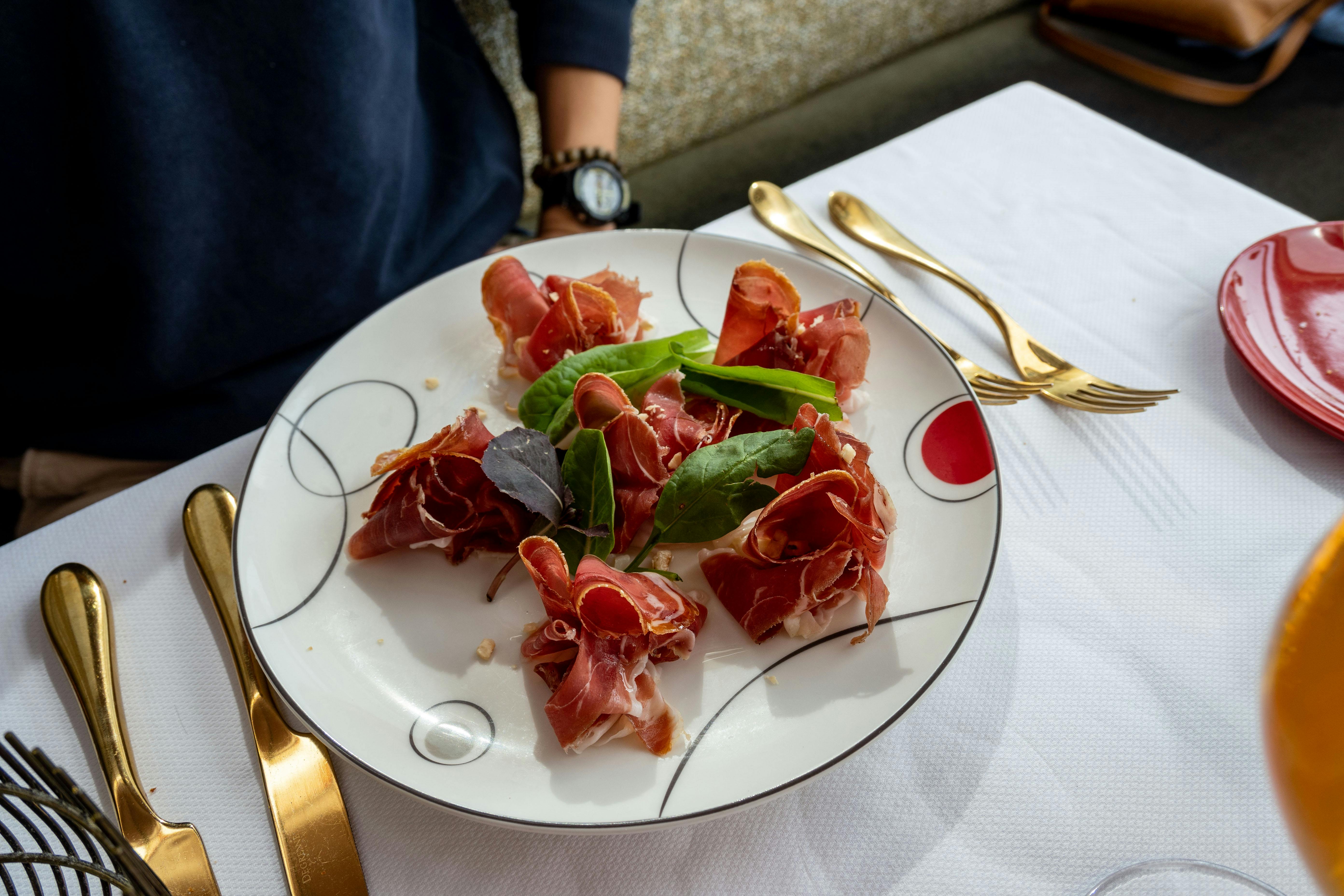 Ham El-Waylly Thinks Bugles Deserve More Respect - Bon Appétit — Photo by Bingqian Li on Pexels