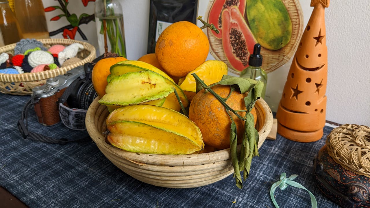 Viết bài văn nghị luận suy nghĩ về những tấm gương vượt lên số phận của chính mình