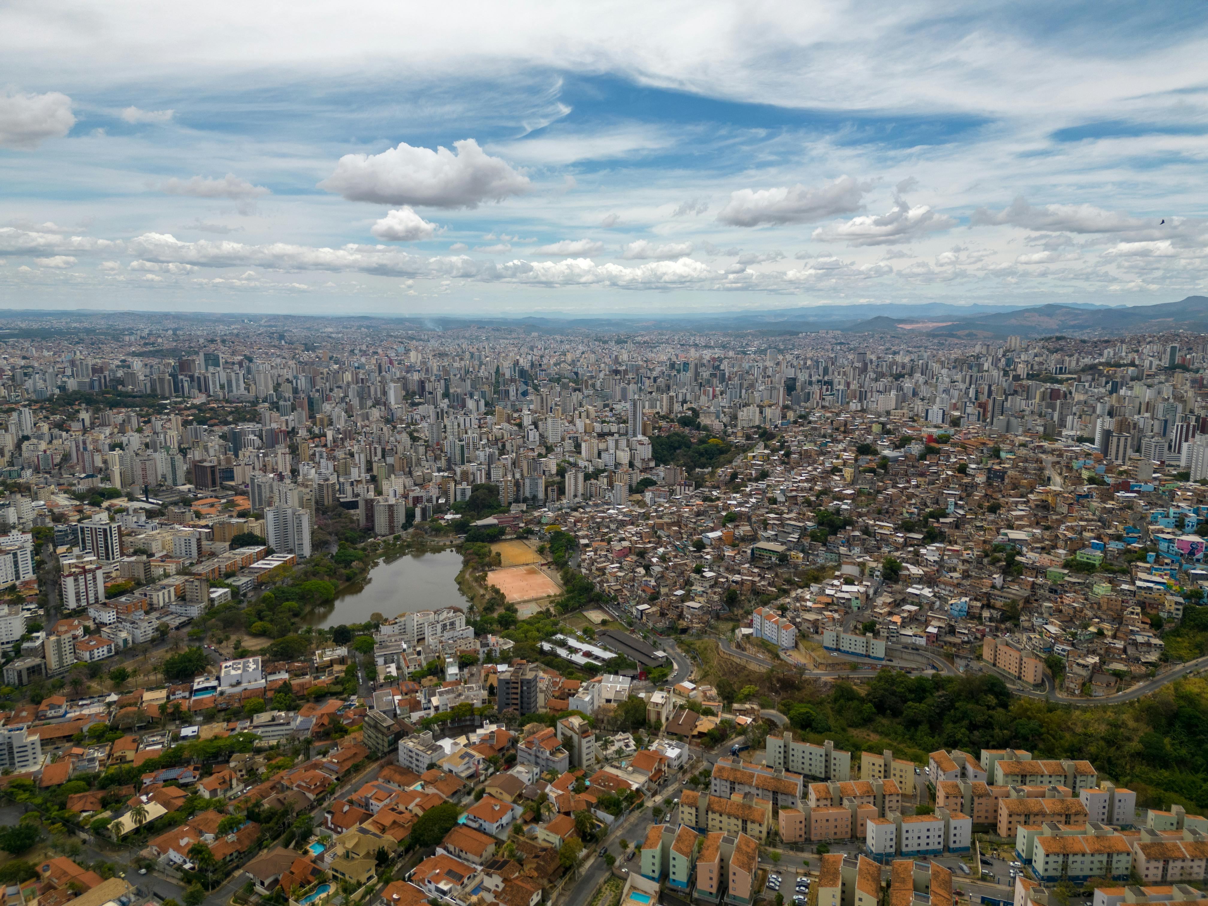 Brazil Central Bank Trims Interest Rates Again, Eyeing Iran Conflict — Photo by Malcoln Oliveira on Pexels