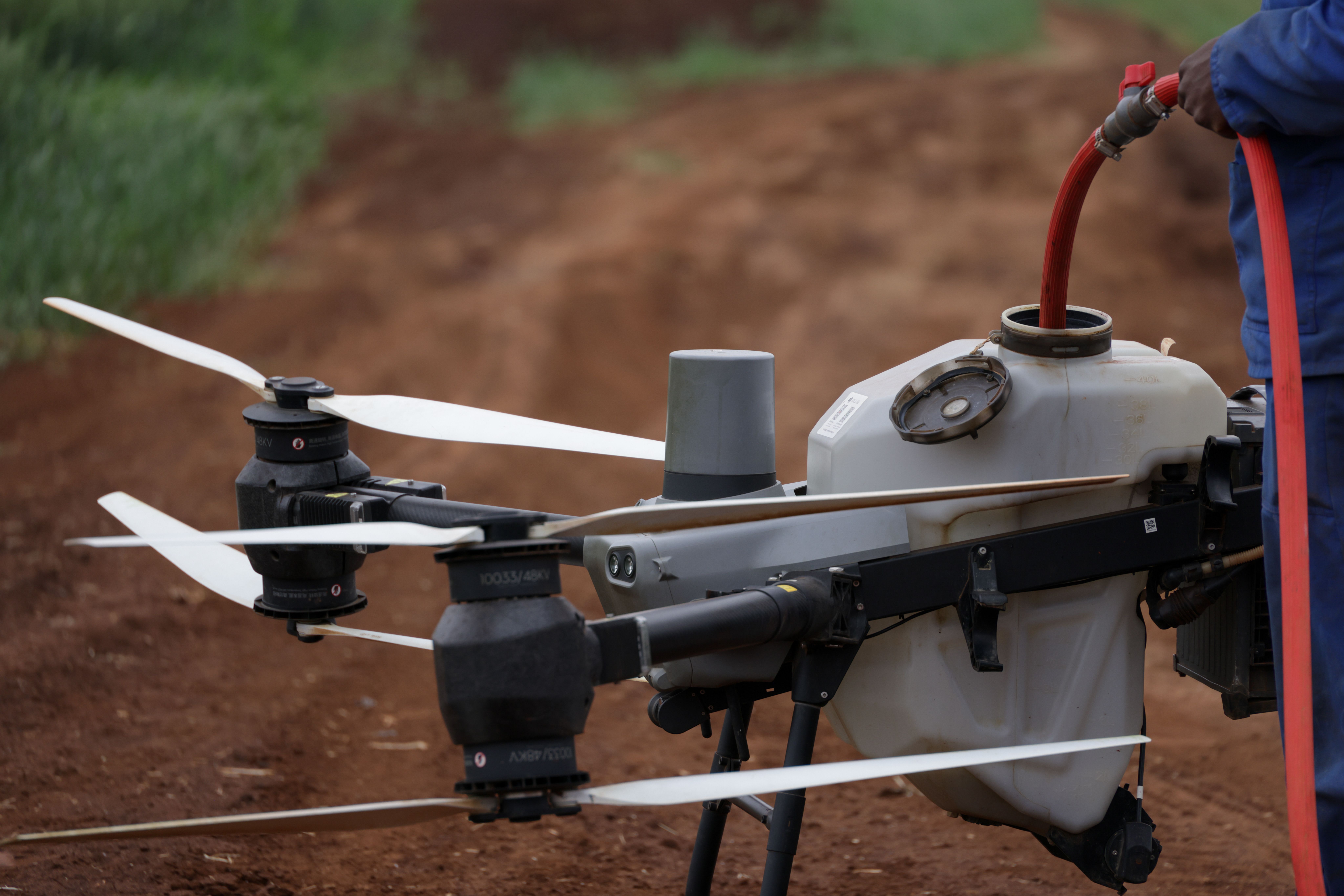 Gadget Terbaru Jepang: Drone Laser Usir Burung, Lindungi Pertanian!