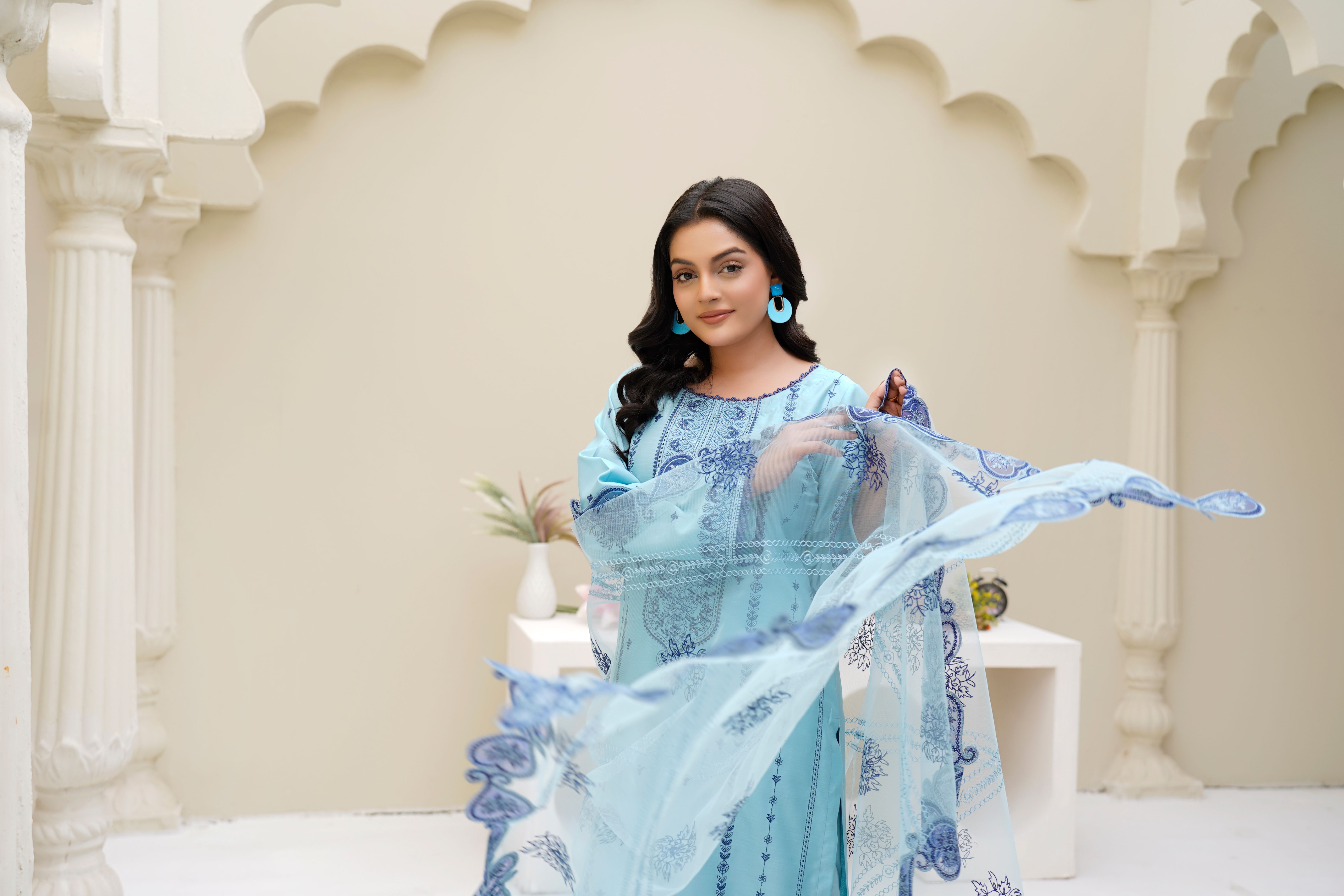 Elegant Eastern Fashion Model in Lahore · Free Stock Photo