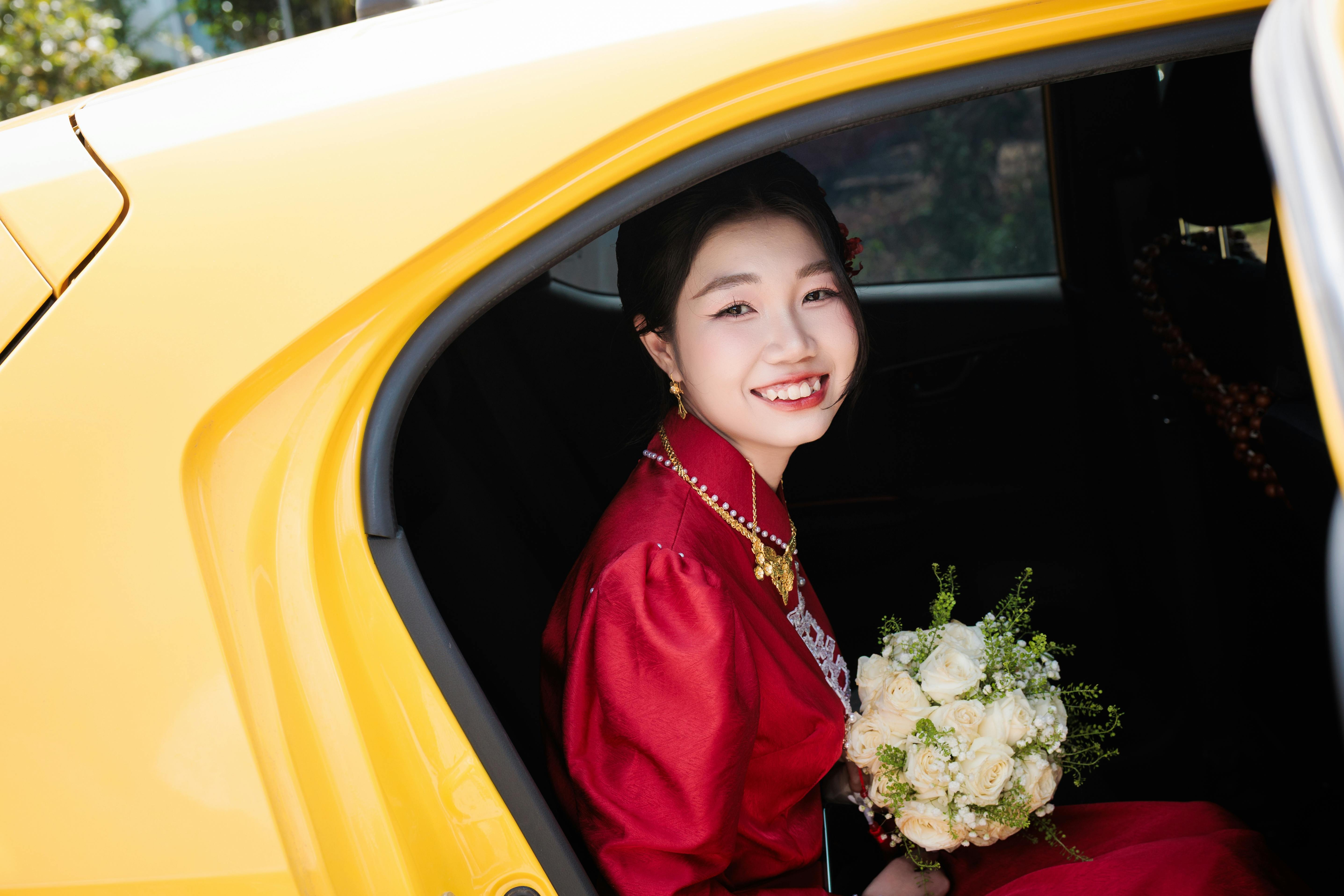 喬姬娜開設YouTube頻道「Georgina Gio」分享時尚與家庭生活，挑