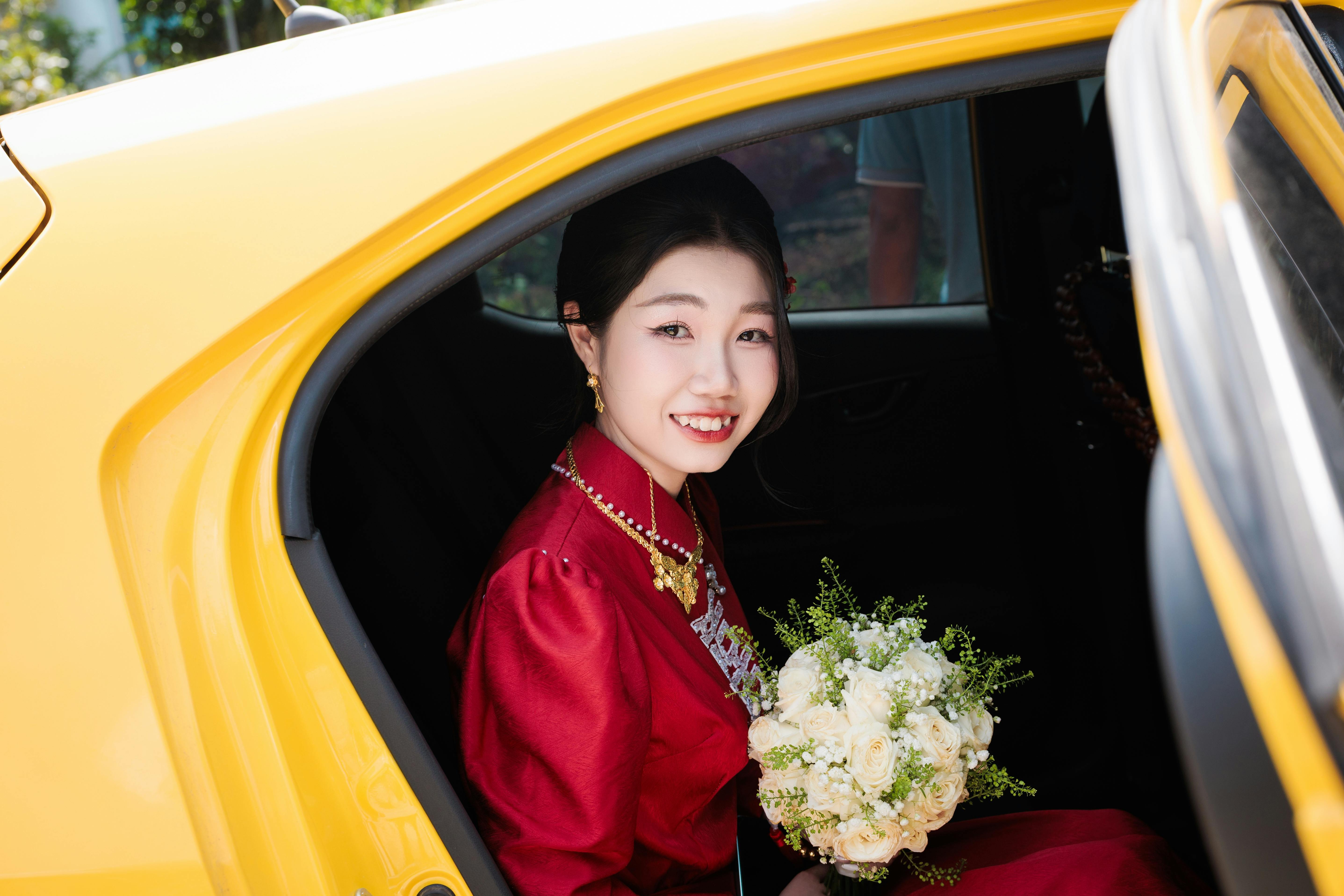 喬姬娜開設YouTube頻道「Georgina Gio」分享時尚與家庭生活，挑