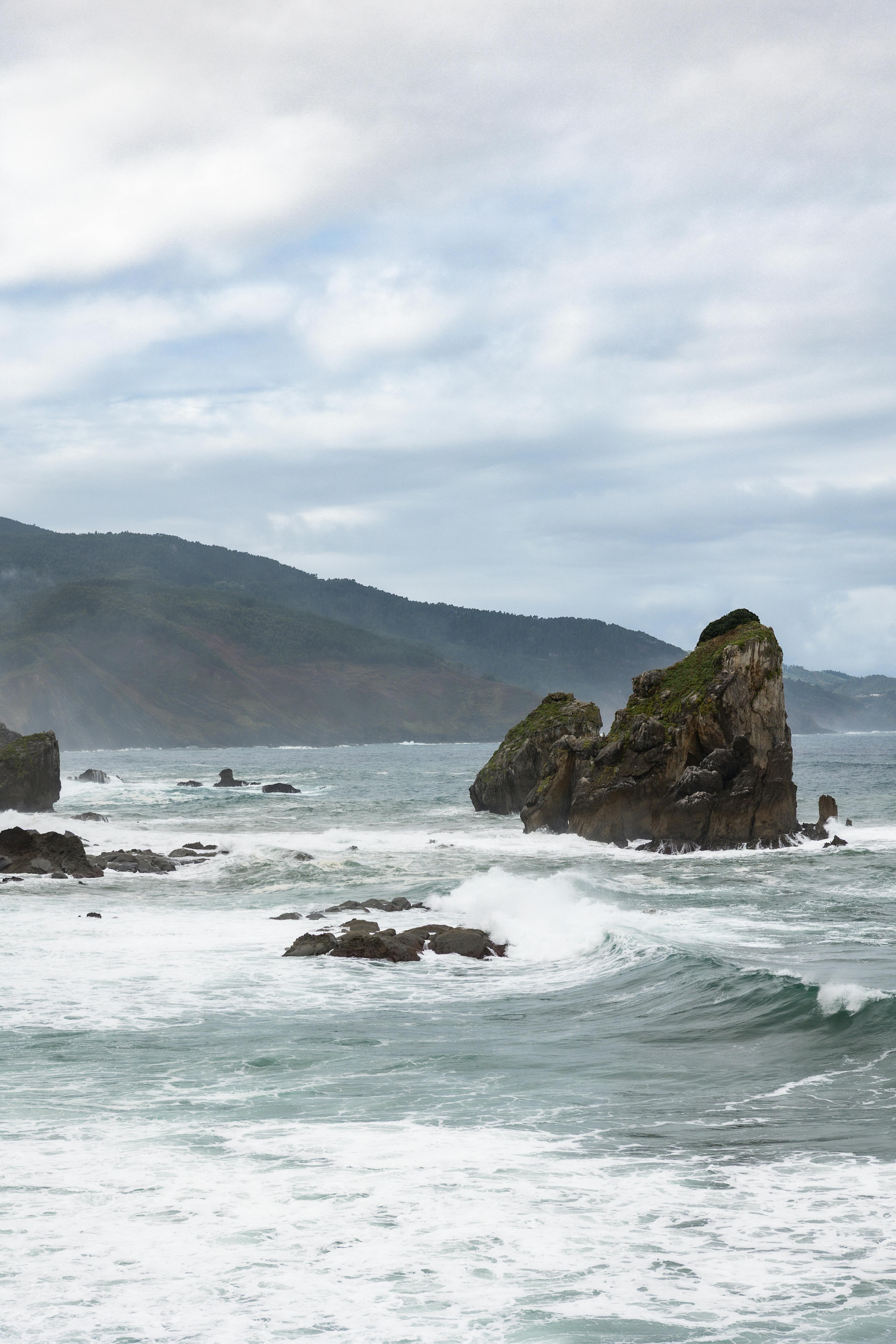 原句：
你是一名专业的文本编辑，擅长纠正由其他语言直译成中文时产生的不自然语序