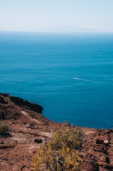 阿拉杰罗、蓝水和加那利群岛是三个美丽的地点，拥有丰富的自然景观