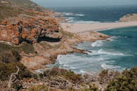 原句：
你是一名专业的文本编辑，擅长纠正由其他语言直译成中文时产生的不自然语序