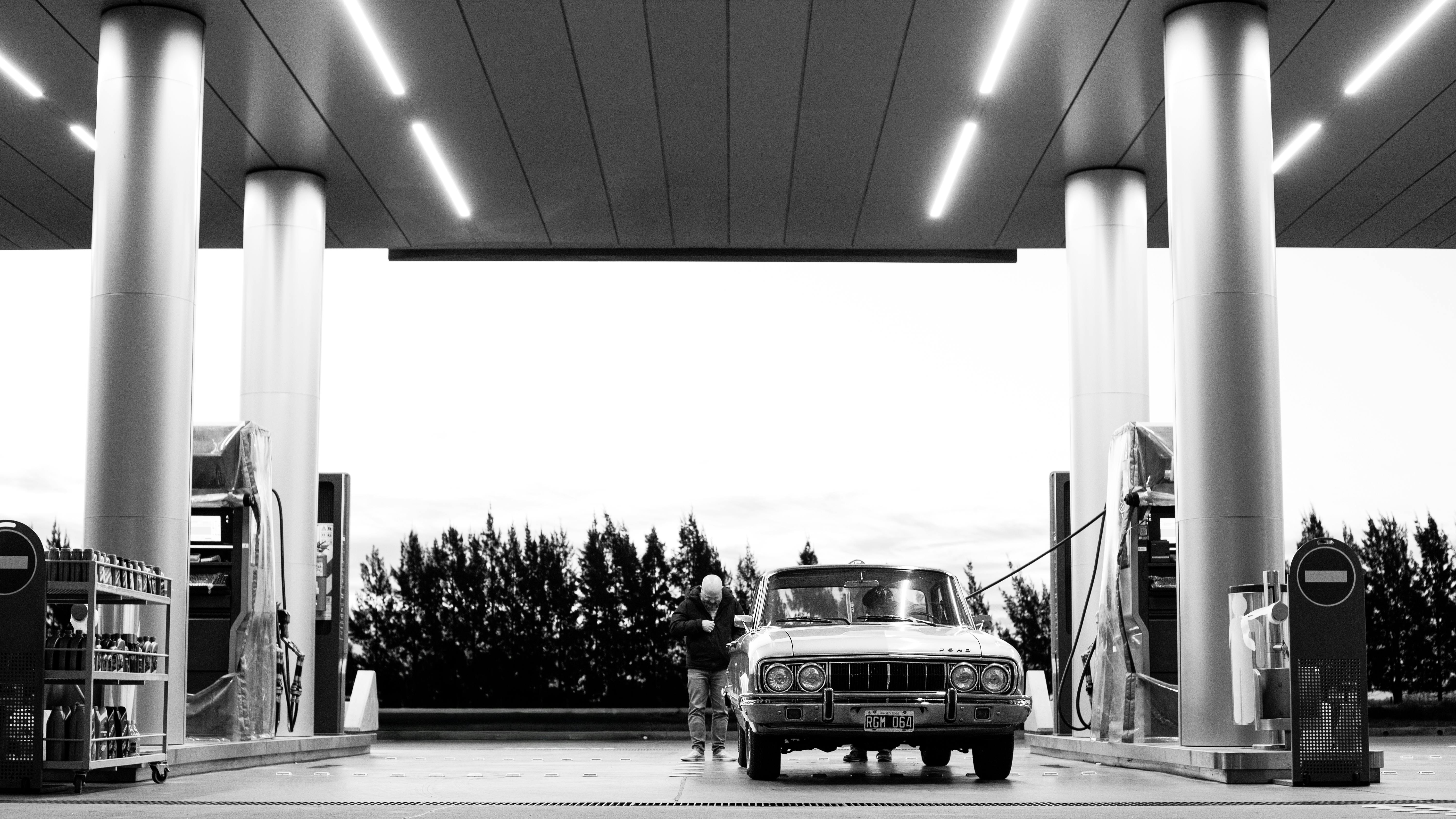 好的，我会按照规则进行句子的优化