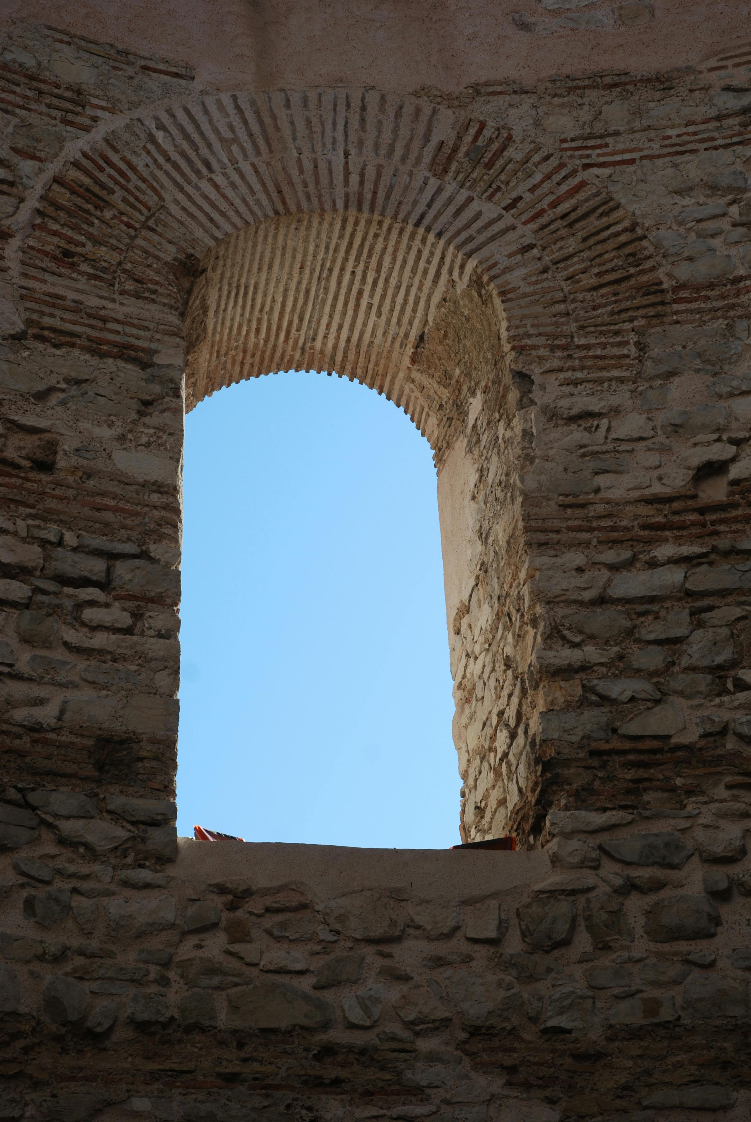 以下是优化后的句子：

