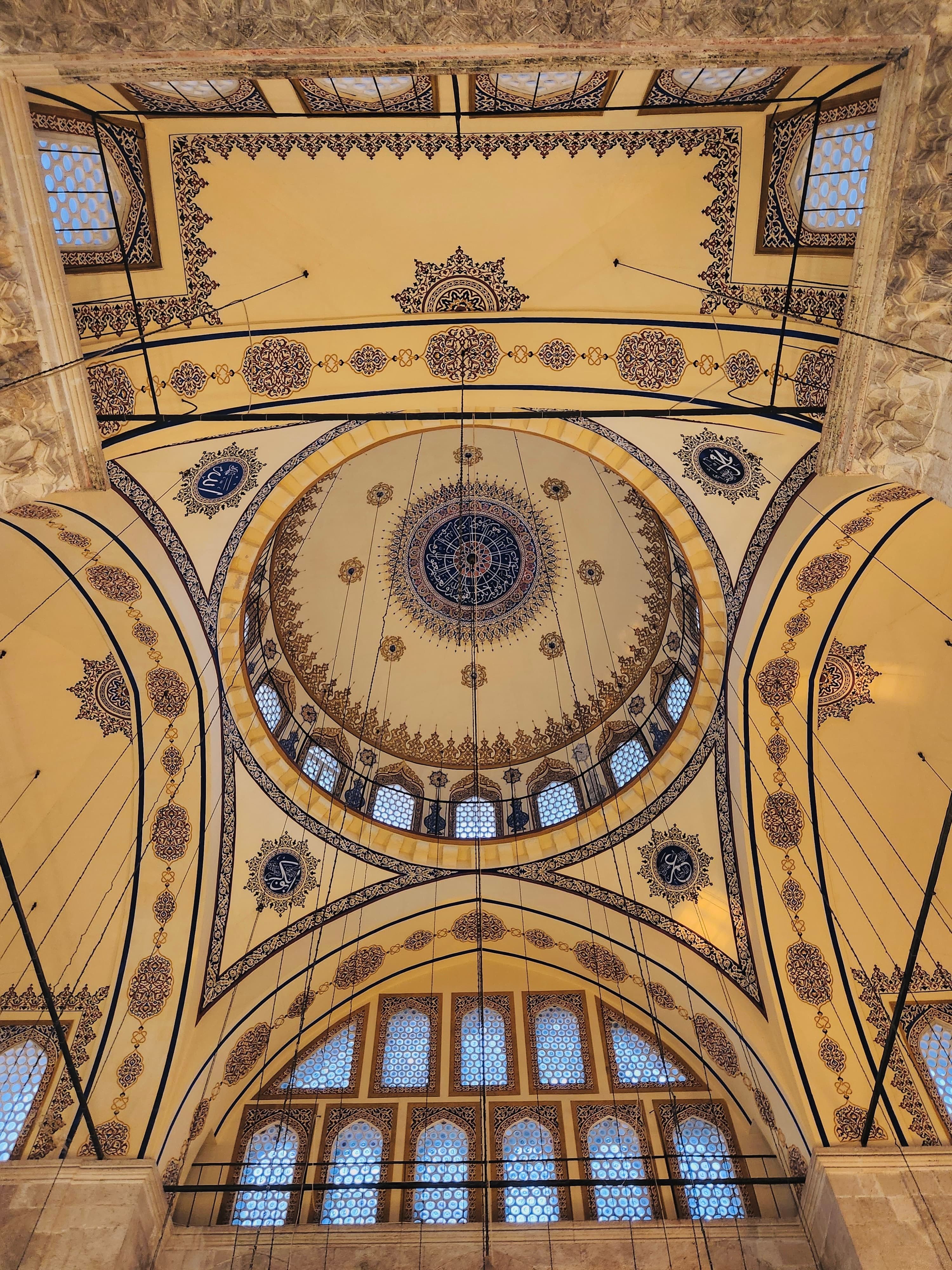 Ornate Mosque Ceiling Architectural Detail · Free Stock Photo