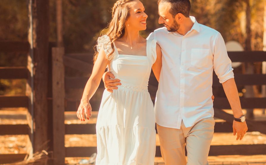 Online dating: starting a conversation on a niche platform