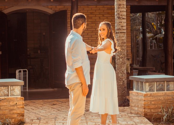 Online dating: starting a conversation on a niche platform