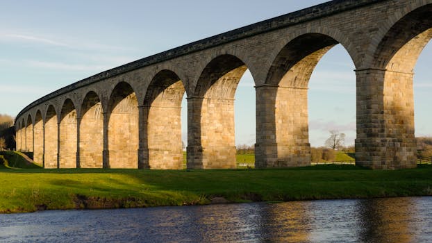 亚瑟顿高架桥是一座位于美国纽约市的桥梁，连接曼哈顿和布鲁克林