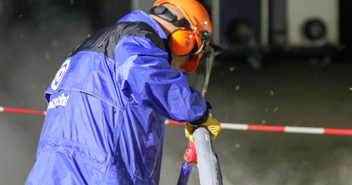 Opérateur équipé de protections individuelles