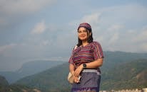 亚洲的年轻人充满活力和创新精神，他们在科技、文化和社会发展中发挥着重要作用