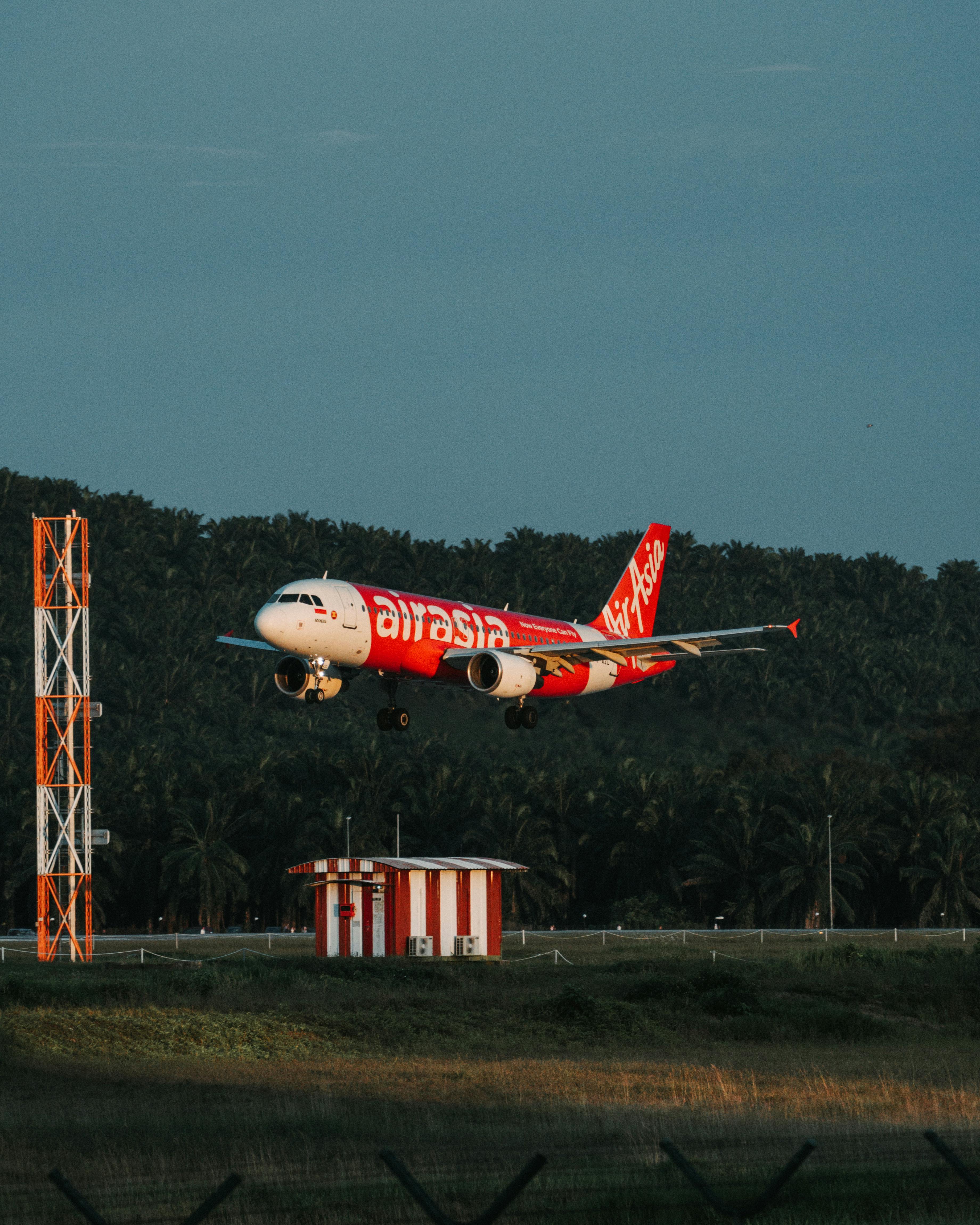 红色热潮指的是一种社会文化现象，通常指对某种特定颜色（如红色）的狂热追捧或追求