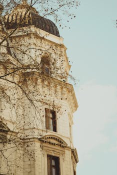 位于阿根廷布宜诺斯艾利斯的一座美丽的带圆顶的历史建筑