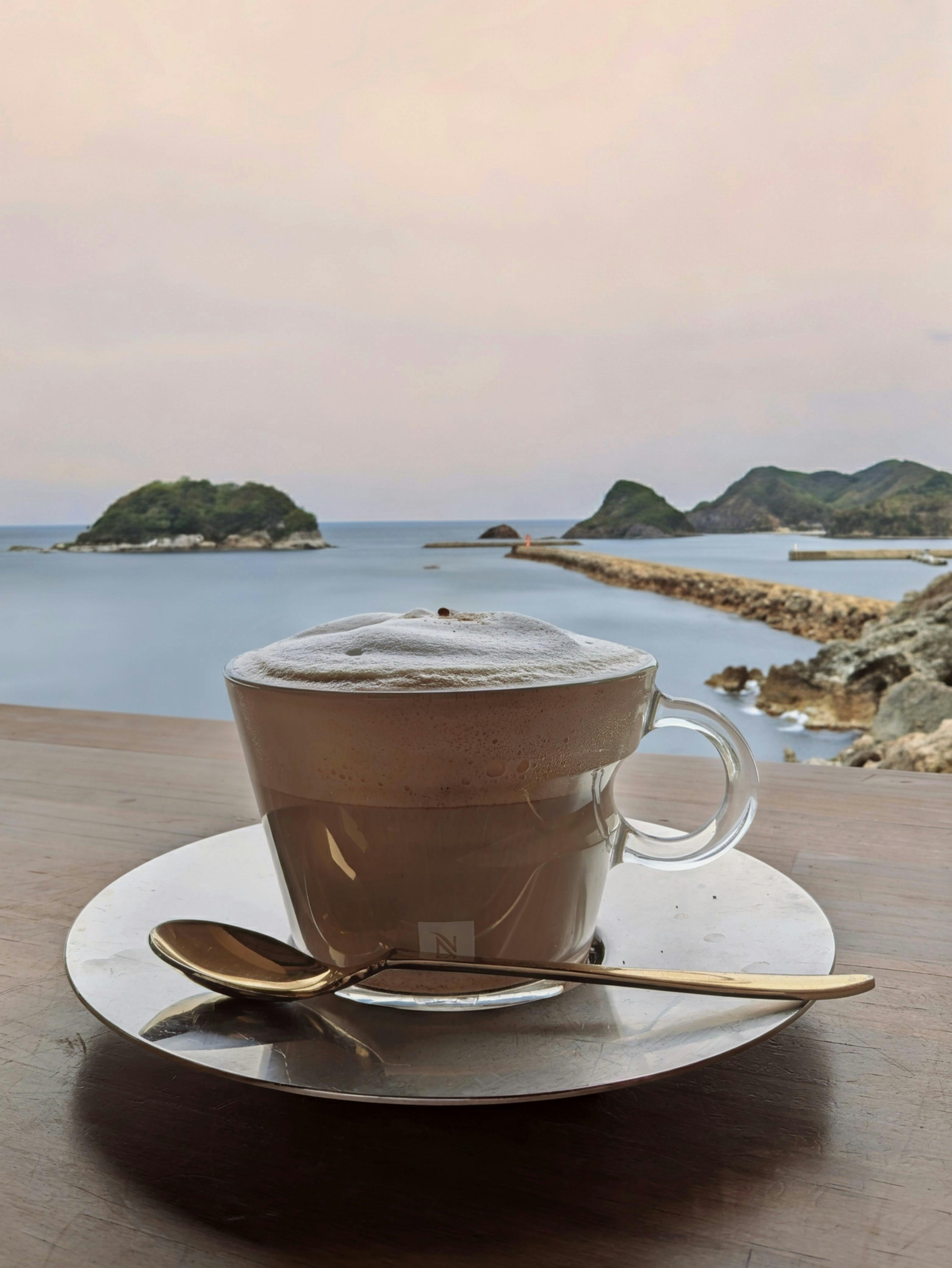 在上美镇的海边，享受一段悠闲的时光