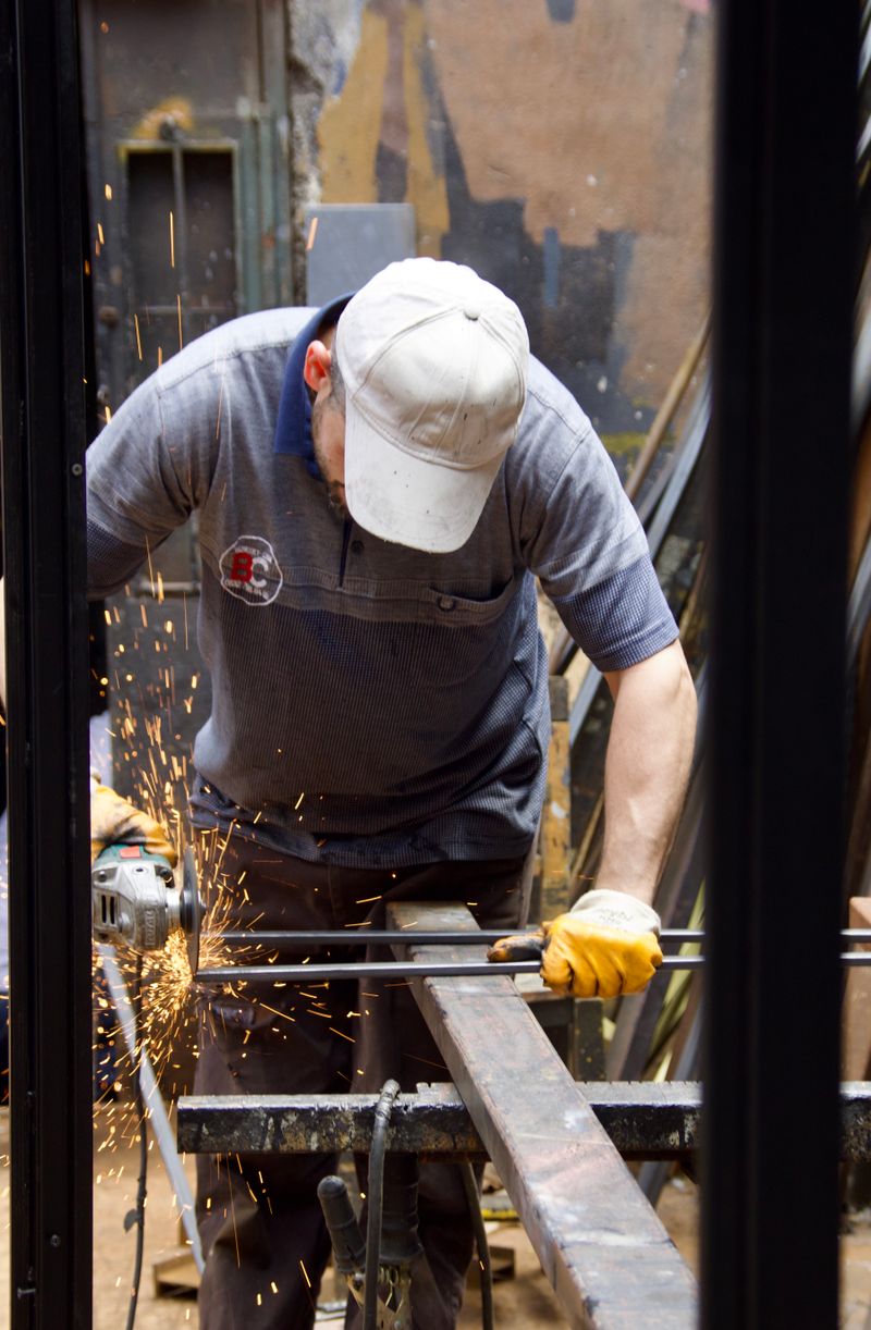 Mill-scale removal before welding: Methods and decisions