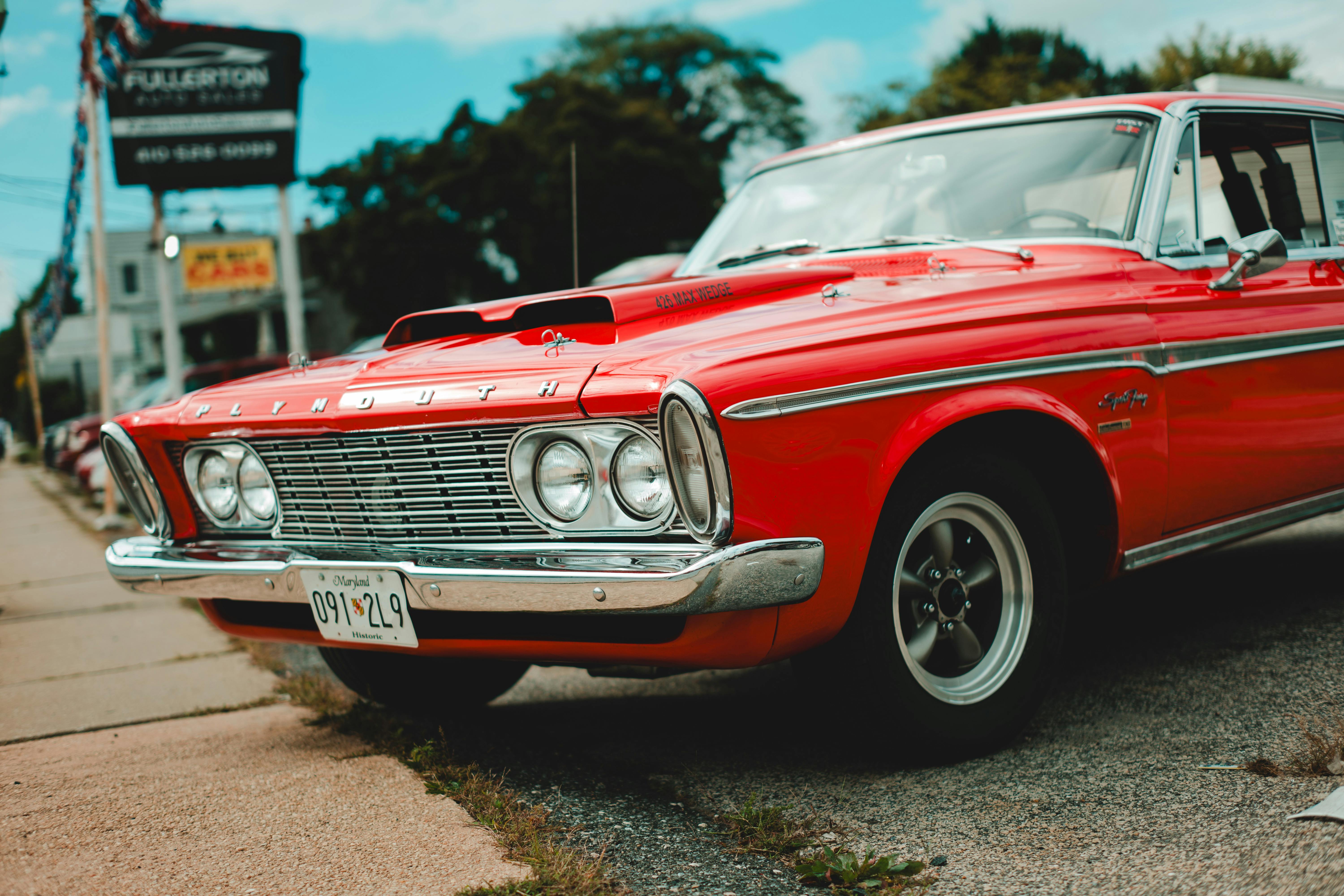 Retro Beauty Rituals: Rediscovering the Vintage Glamour of Perfumed Splendor