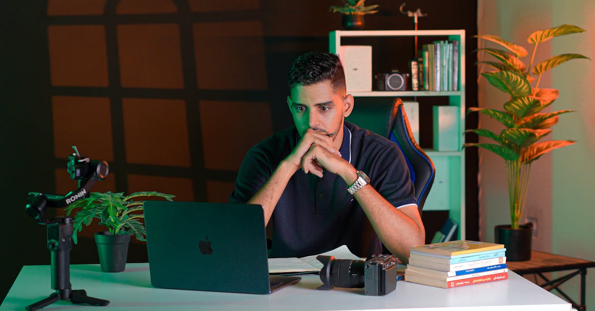 國際:OpenAI年虧百億仍狂砸訂單,算力黑洞引爆科技泡沫疑慮