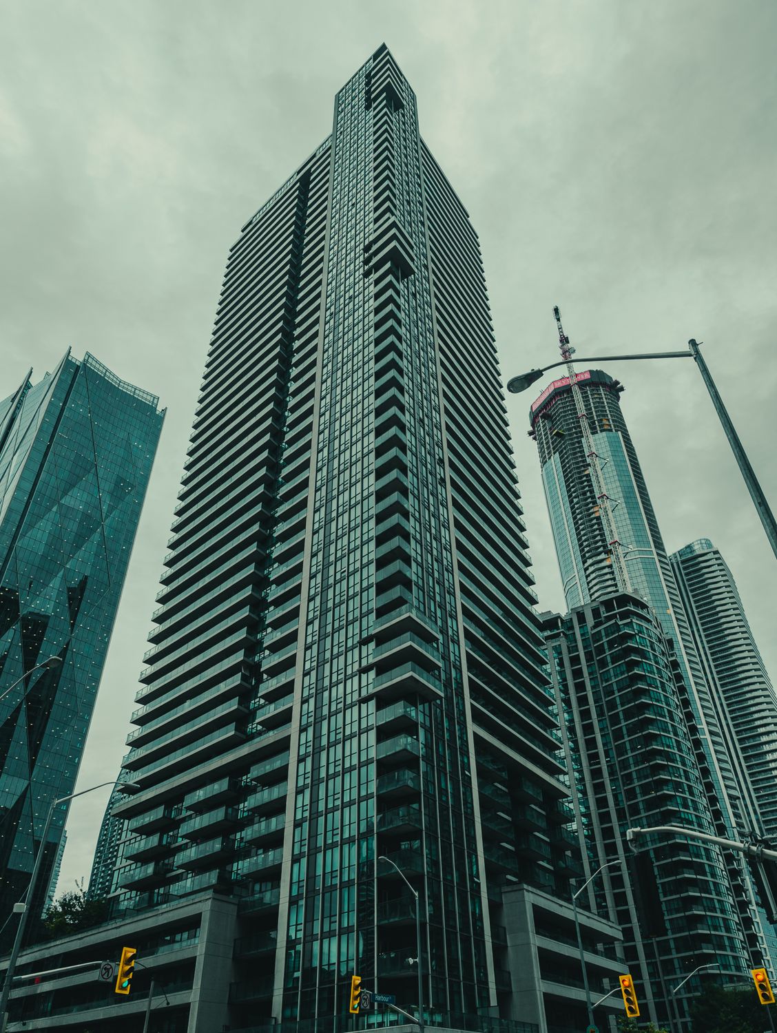Modern Skyscraper Architecture with Urban Skyline · Free Stock Photo