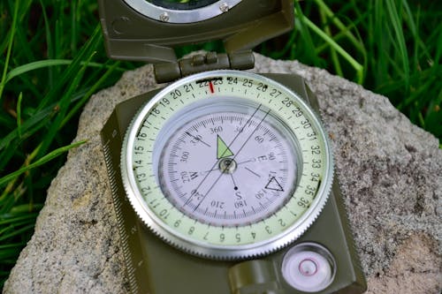 Ilmainen kuvapankkikuva tunnisteilla kompassi, magneettinen, matkailu