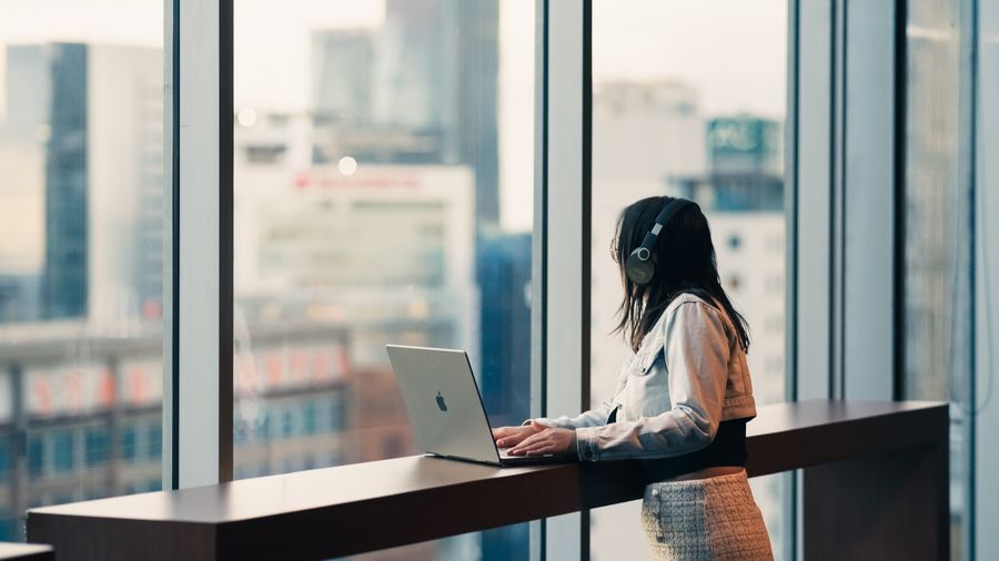 Online Income and Mindset: Why Your Attitude Quietly Kills the Results