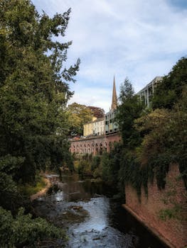 原句：
你是一名专业的文本编辑，擅长纠正由其他语言直译成中文时产生的不自然语序