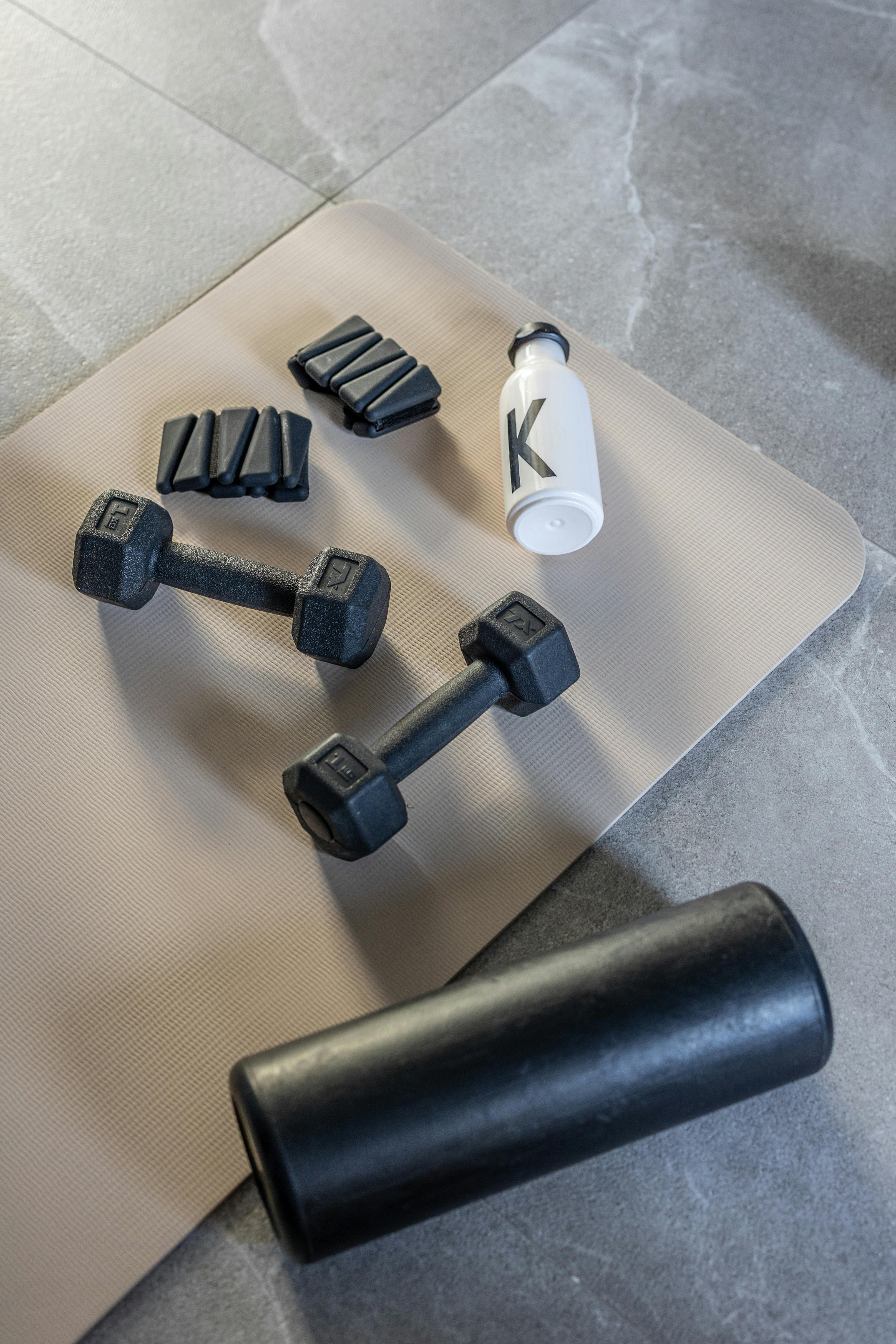 25 Gym Bag Essentials for Women 2025: Complete Beginners Guide Pinterest