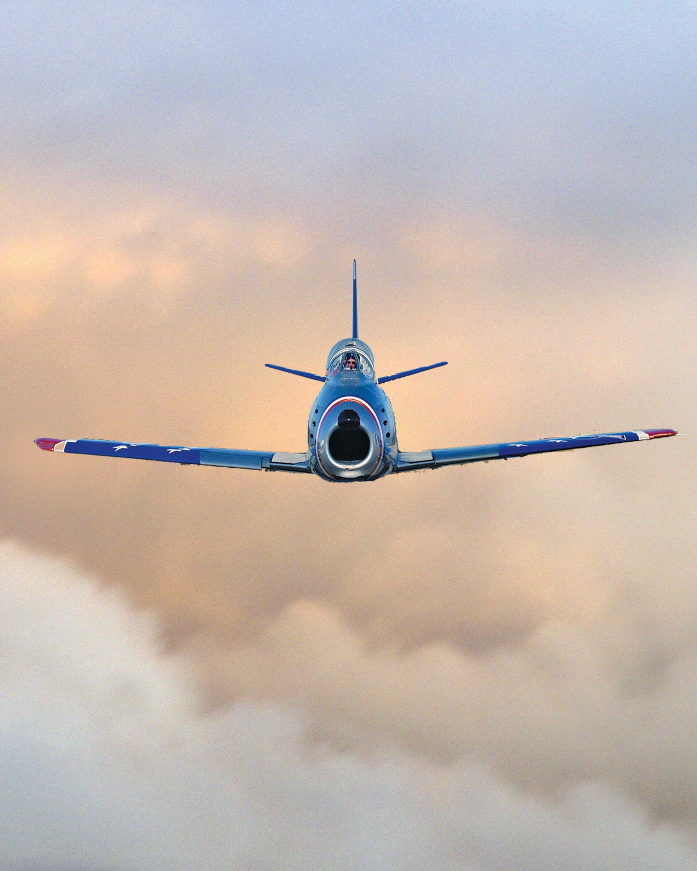 飞机和云朵的免费股票照片可以在网上找到