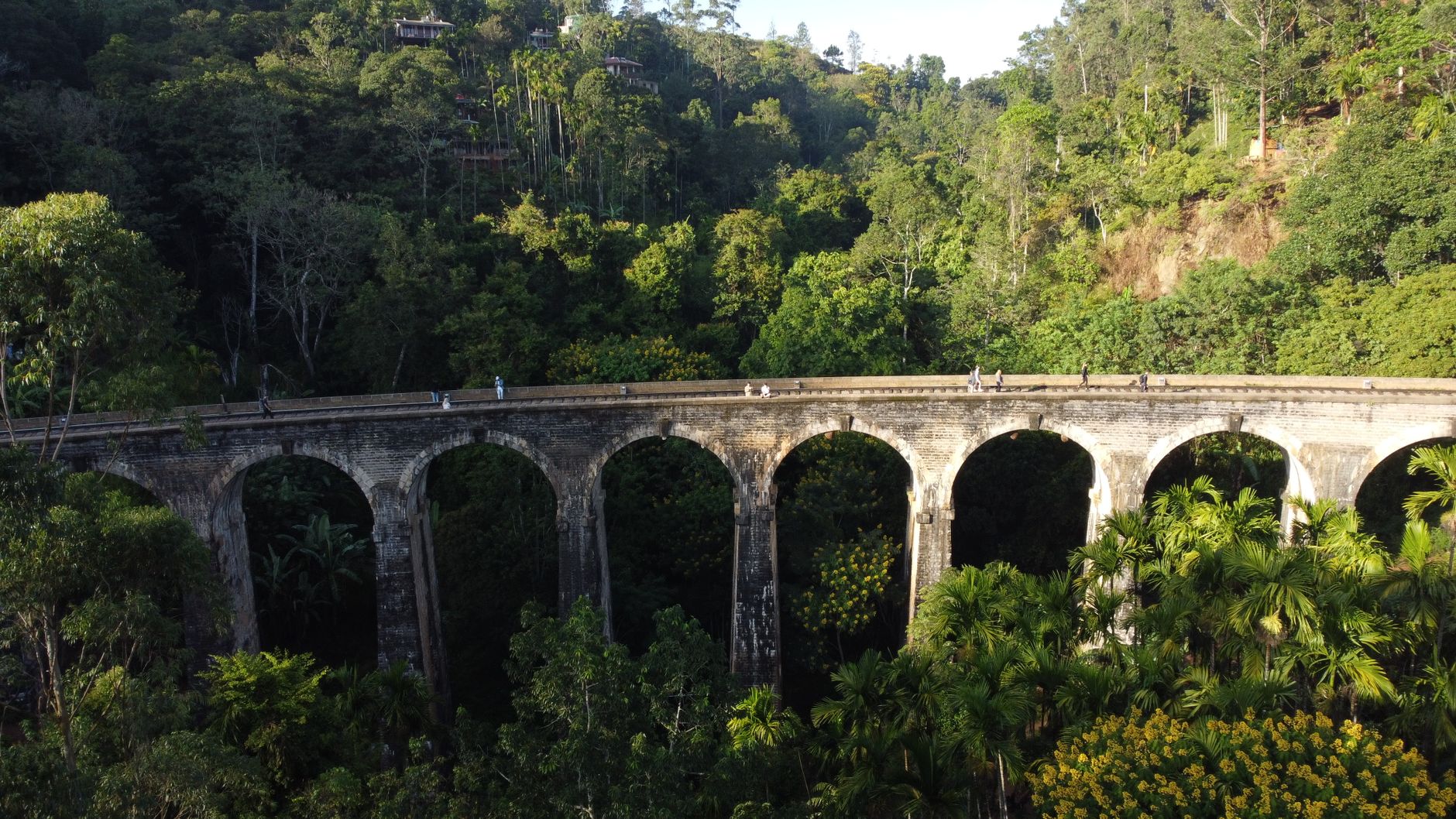 Nine Arches Bridge Viewpoint: Access, Timing & What to Expect
