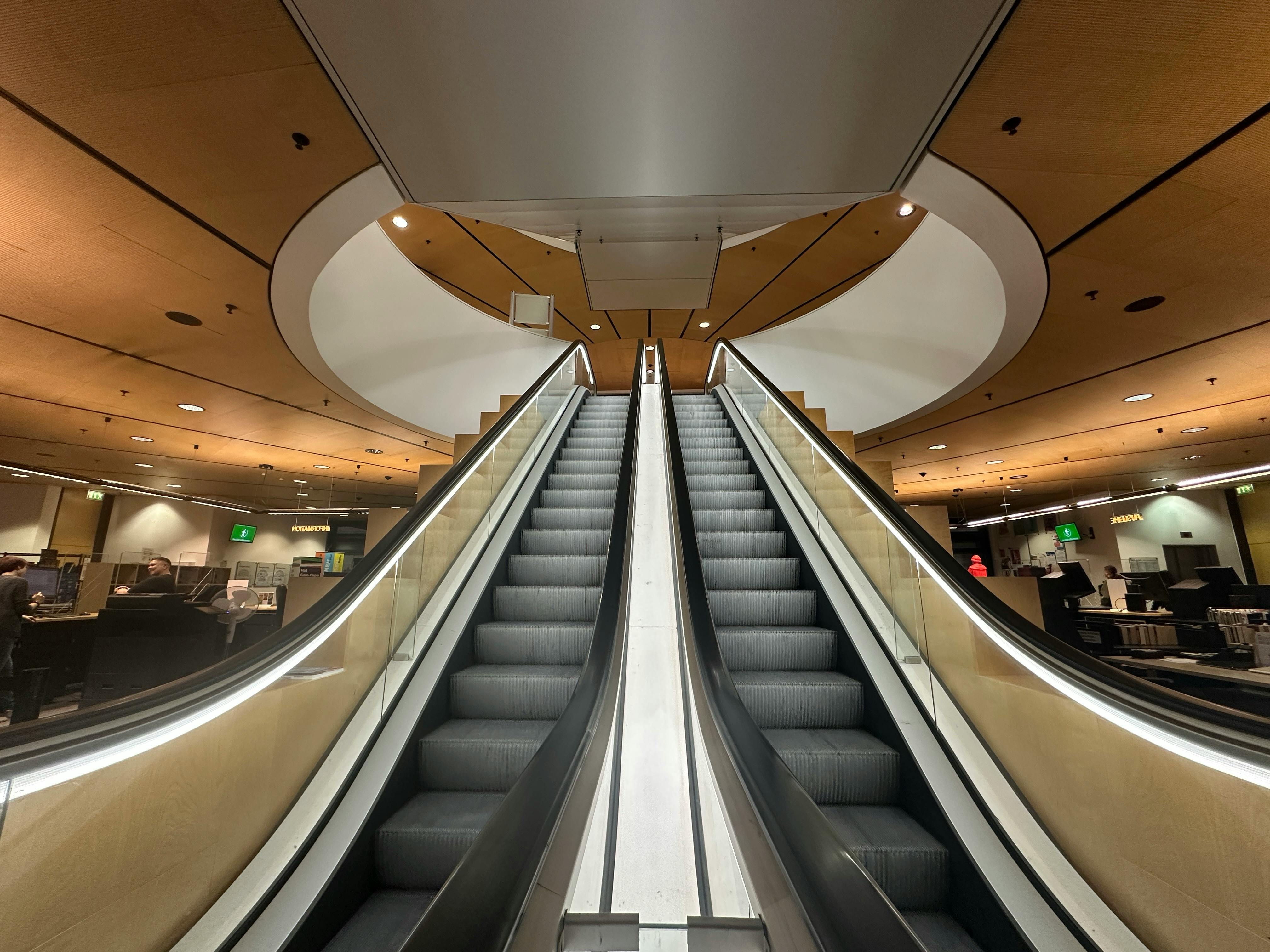 財經：恒生銀行私有化案 滙控艾橋智：屬戰略商業決定