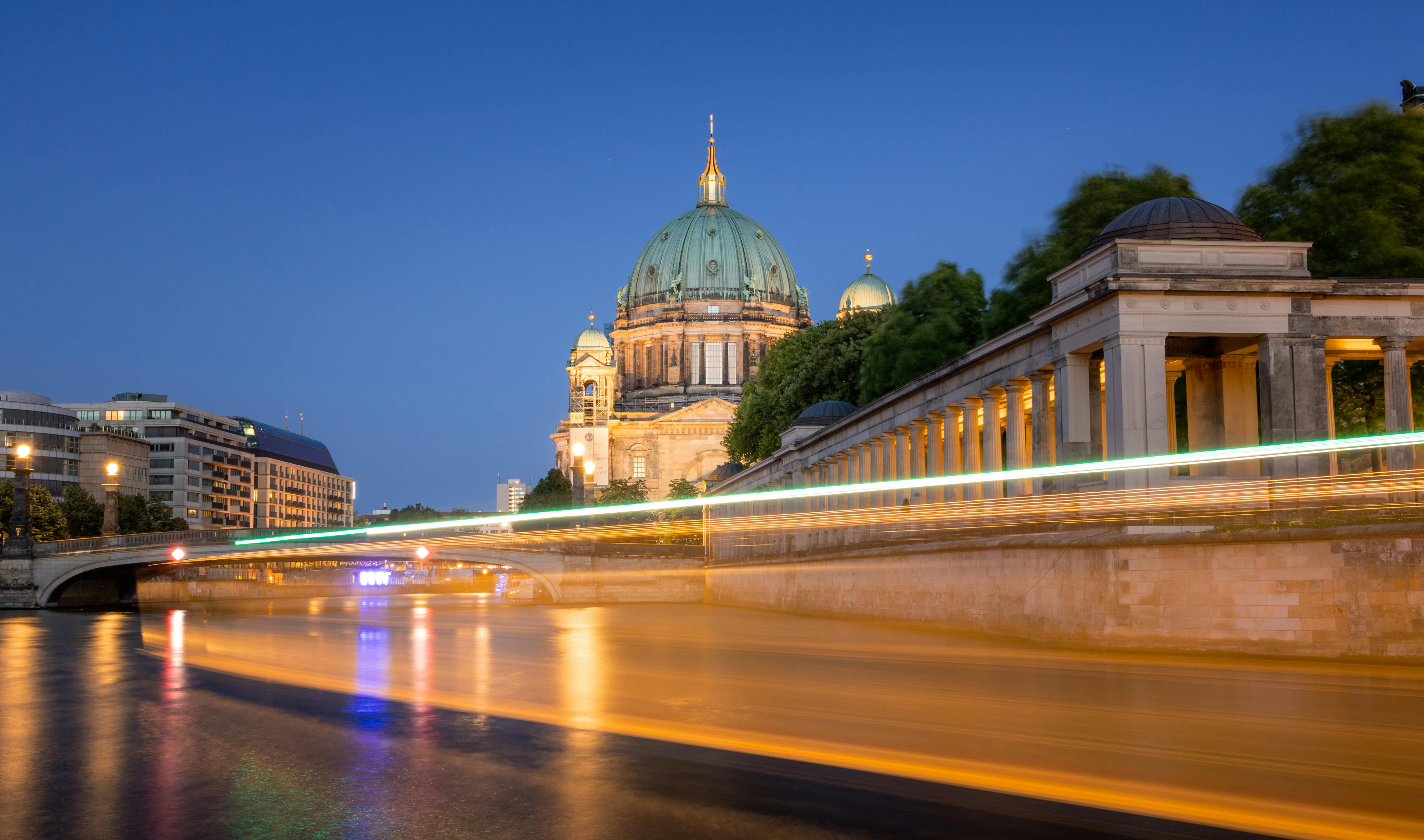 immigration lawyer berlin — Photo by Niklas Jeromin on Pexels