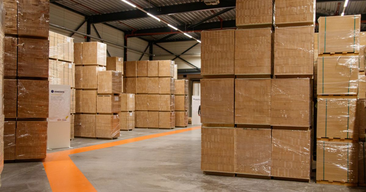 Packaging and Shipping Rosewood Furniture for Export export packaging