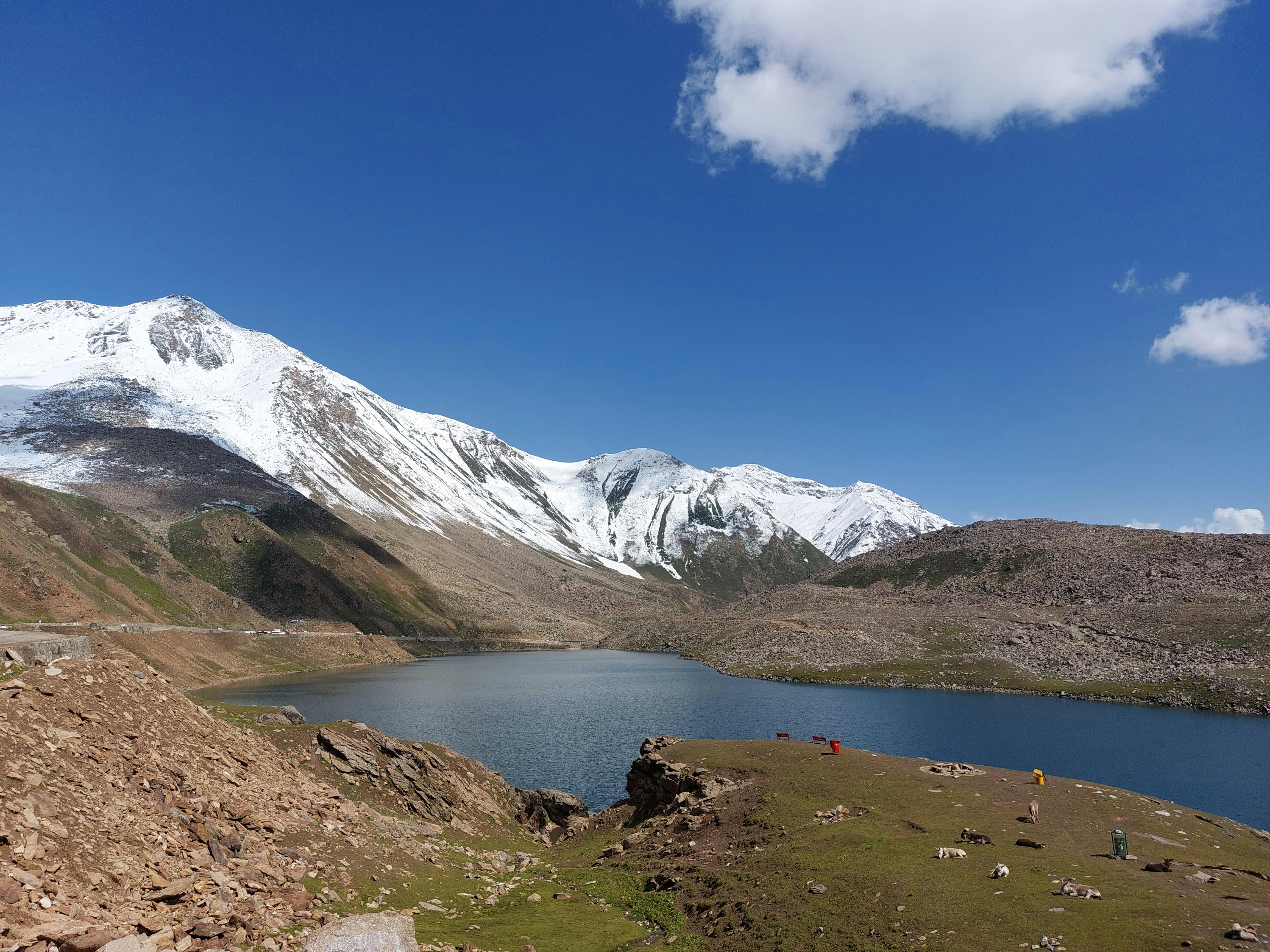 科技監測揭堰塞湖現況：湖面下切逾100公尺水勢湍急