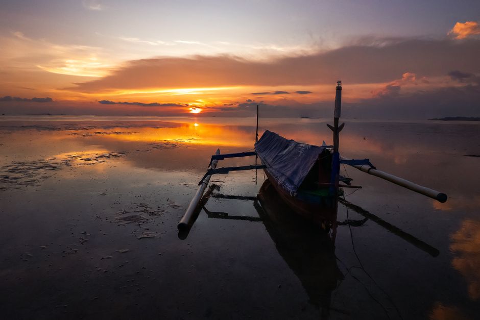 Menanti Sunset di Pesisir Koba: Lanskap Pantai dan Ritme Sore Bangka Tengah