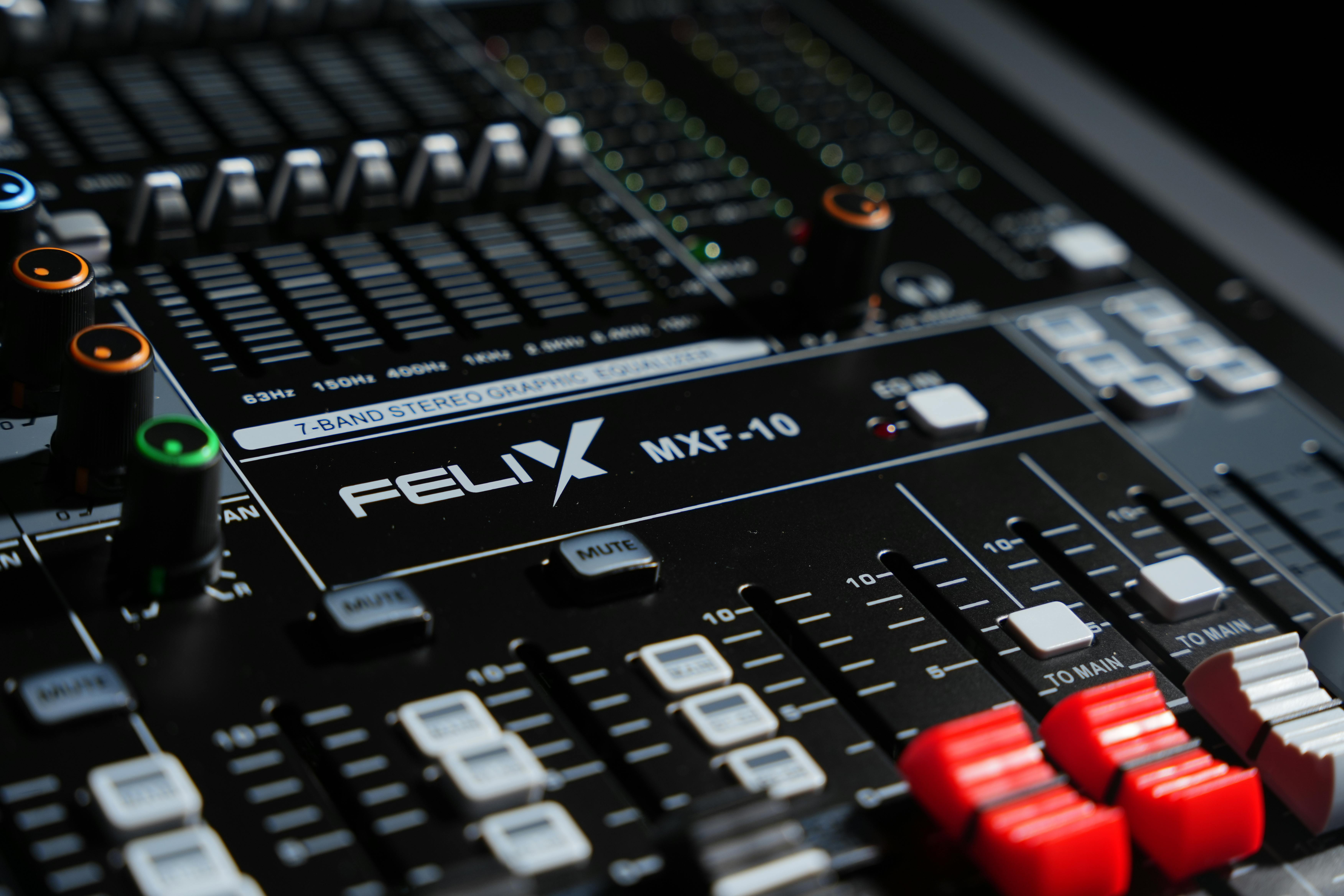 Sound Engineering Tutorials From Sound On Sound -- Feature - Surround Sound Explained Part 1