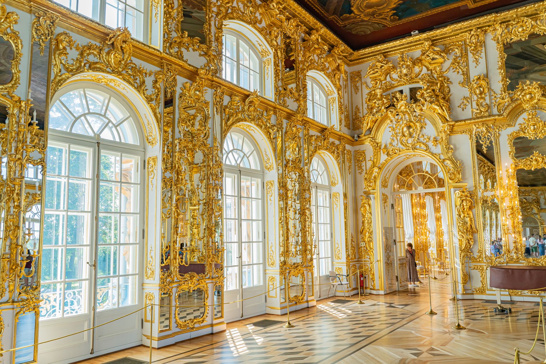 The Treasury of the Grand Dukes — Medici-era jewellery, silver and crystal.