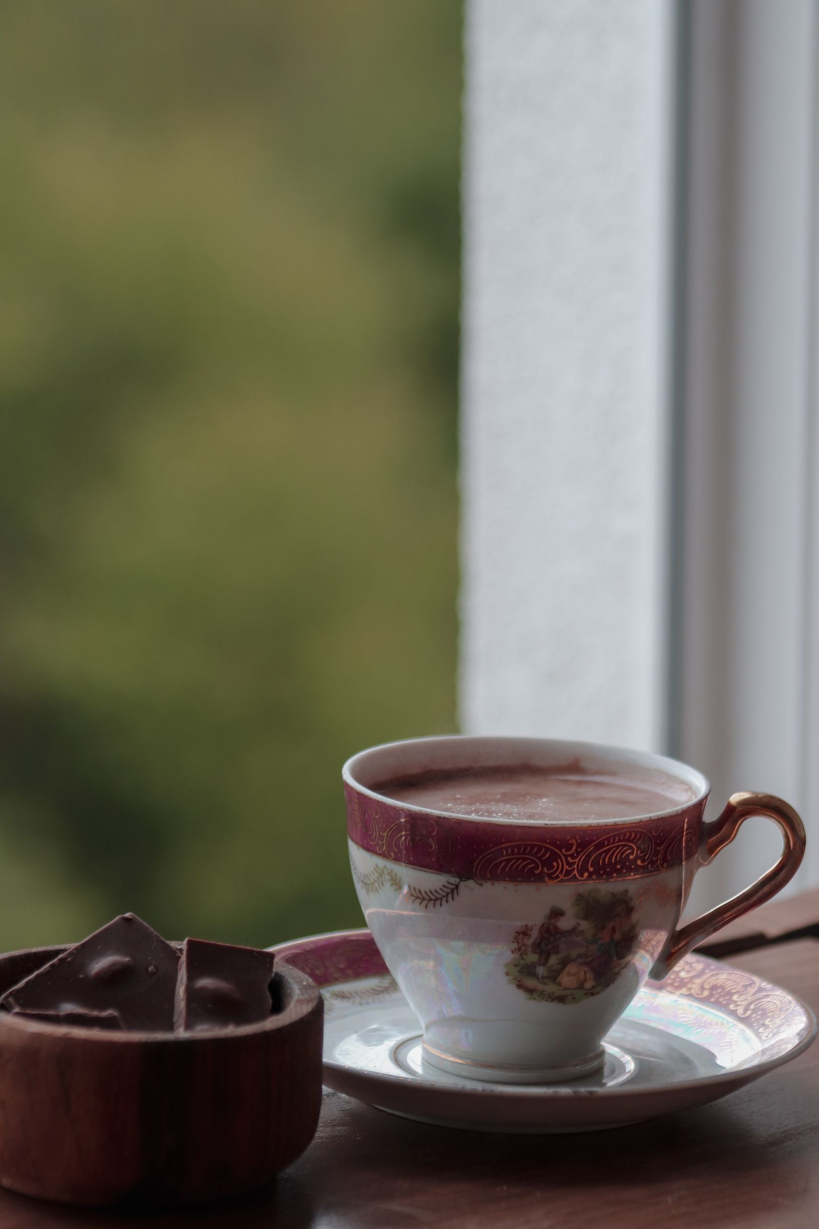 Elegant Cocoa Window 4K wallpaper