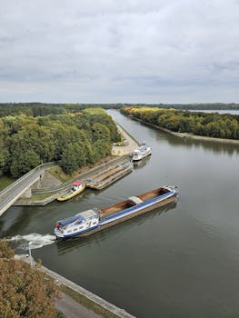 您的请求未提供具体的文本，因此我无法直接进行优化