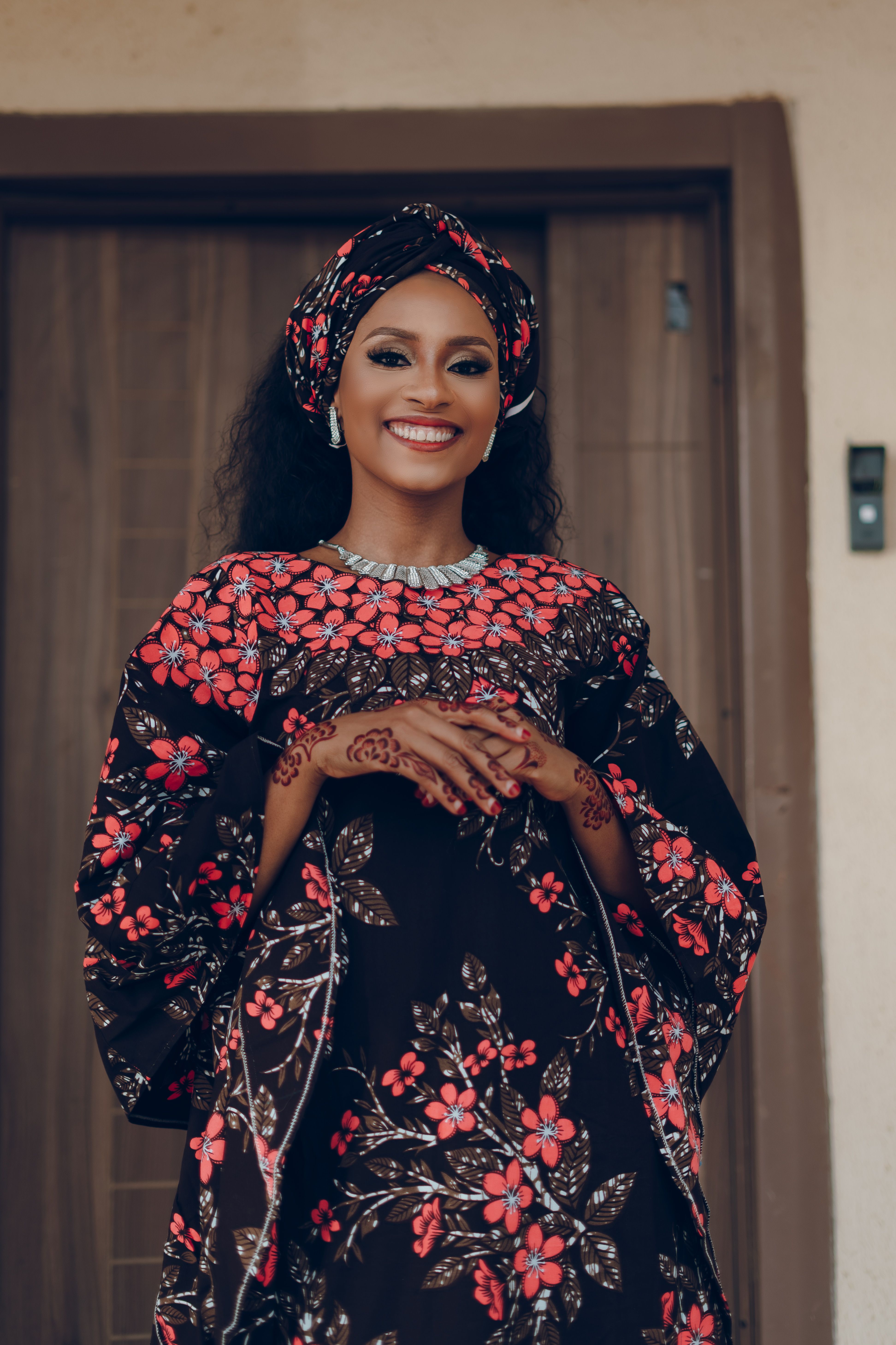 Elegant Woman in Traditional African Attire · Free Stock Photo