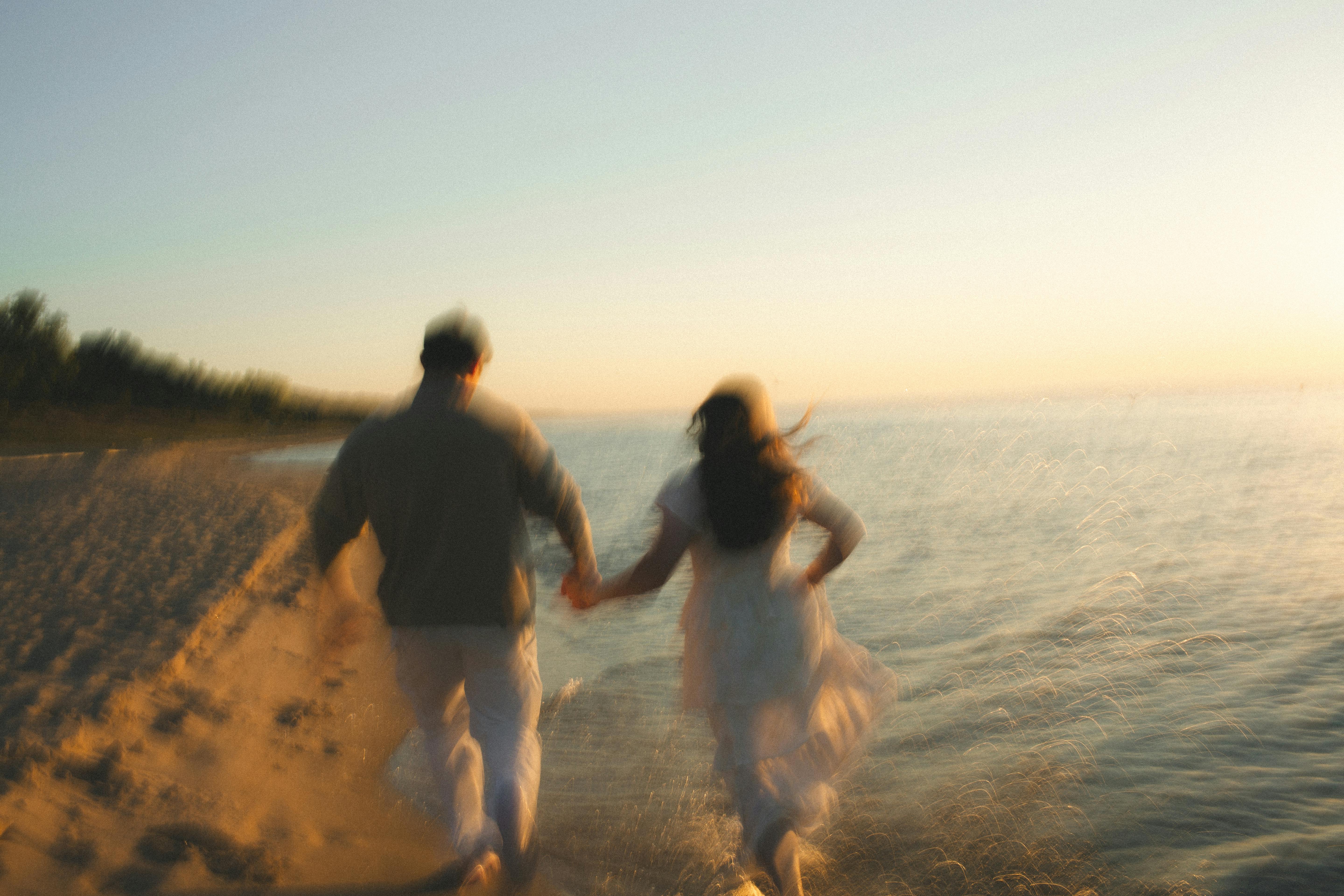 海滩上模糊的免费库存照片可以用于多种场合，如广告、社交媒体分享或个人项目