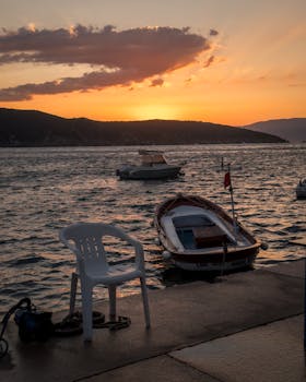 宁静的日落，海边的风景让人放松和宁静