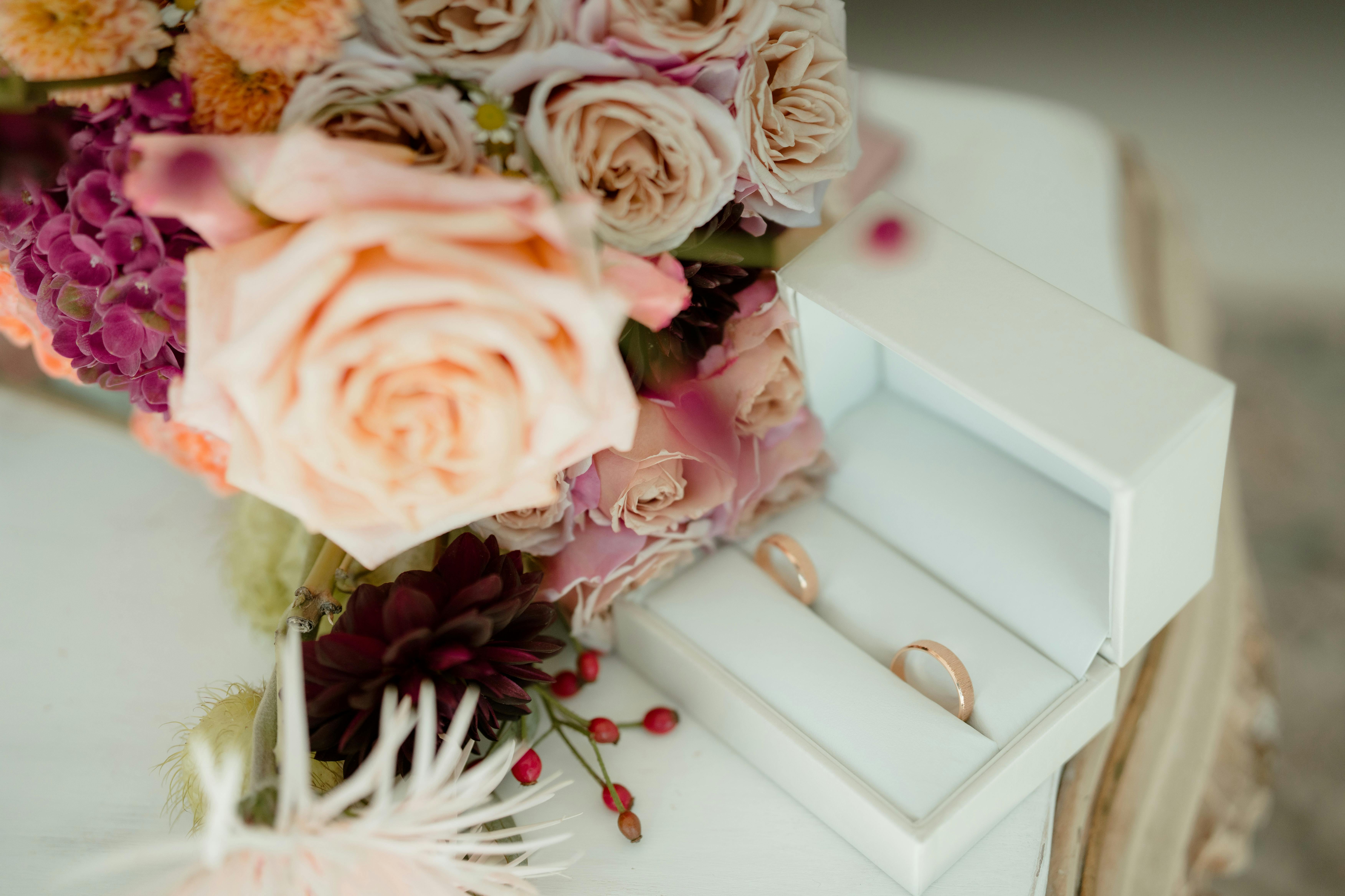 10月14日財經早餐：金價創新高逼近4120 美政府優先確保軍人薪酬