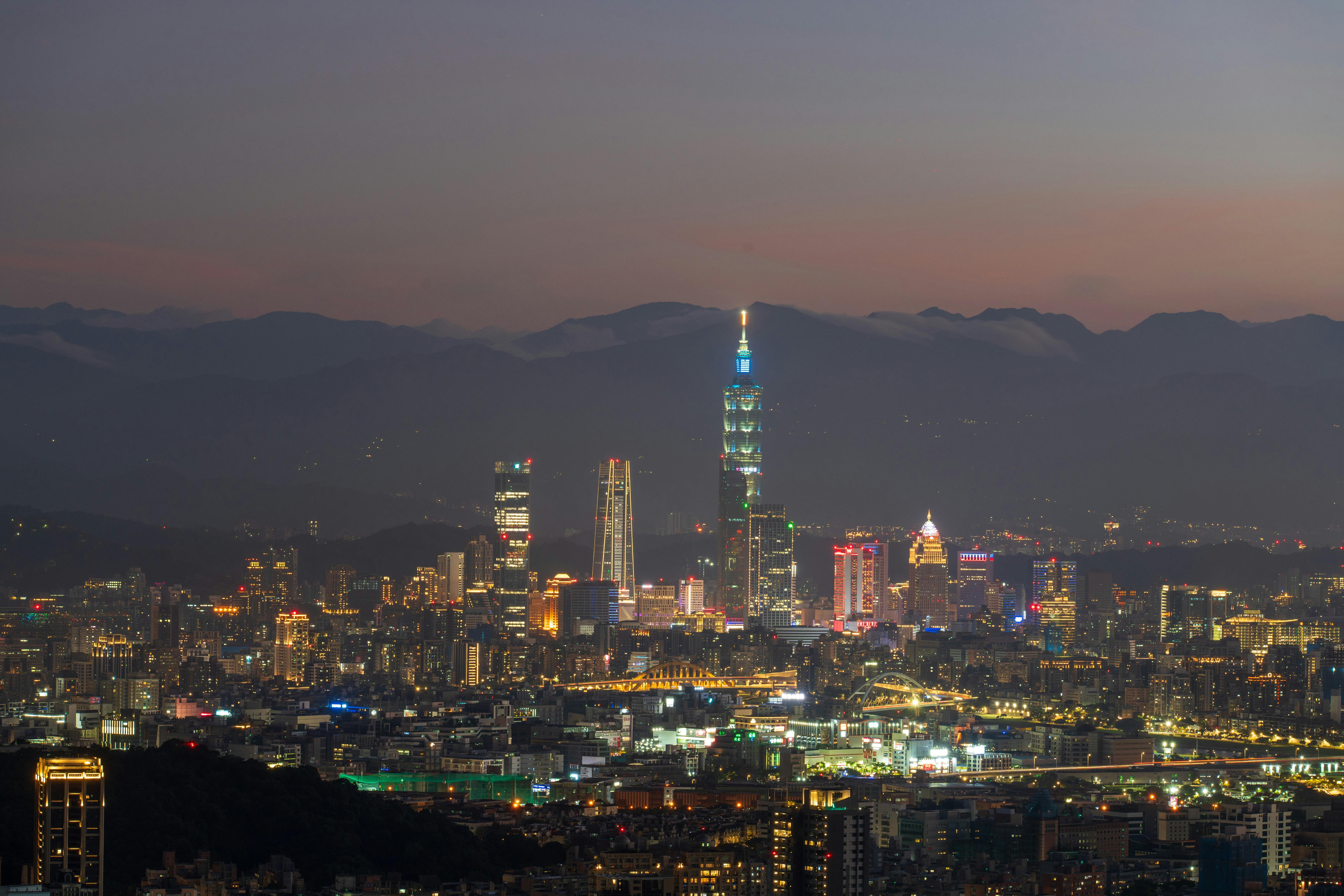 好的，我会按照您的要求进行句子的调整