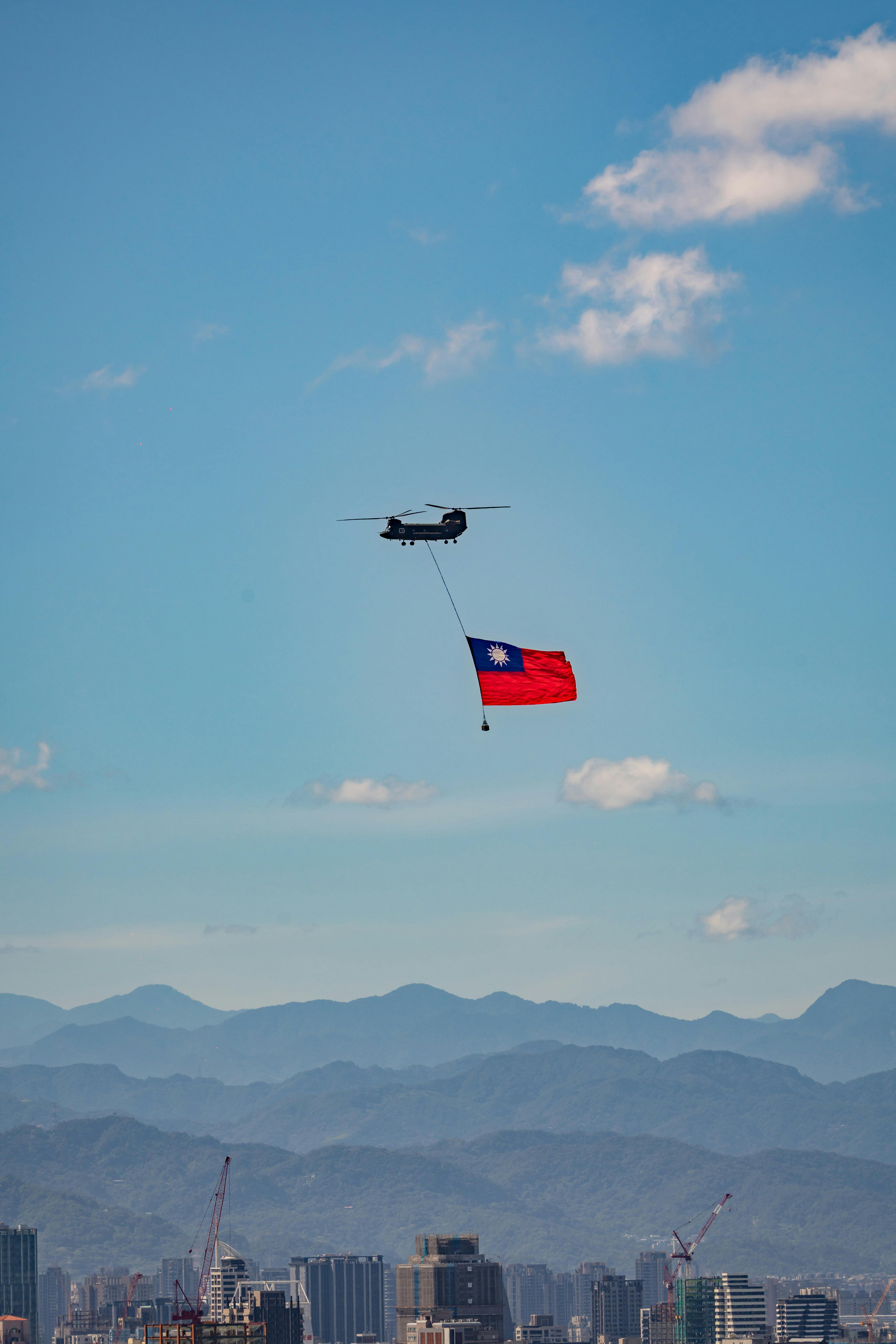 Kadeti ROTC spacifikovali a usmrtili strelca na Old Dominion University, potvrdzujú úrady