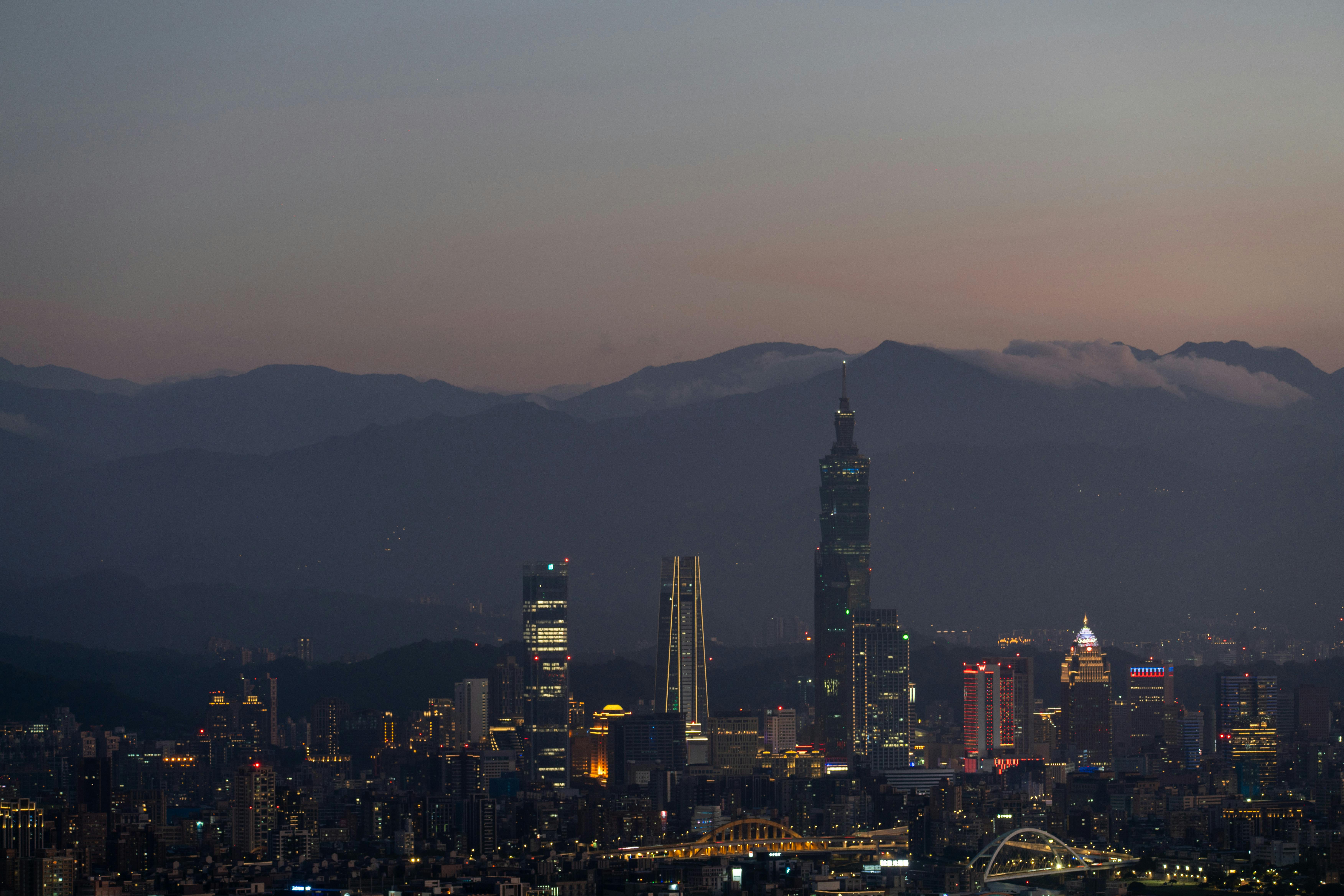 好的，请提供需要我进行优化的句子