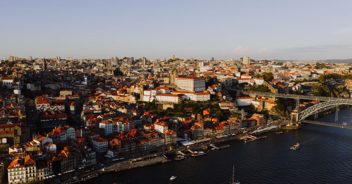 eSIM para Oporto: internet nada más aterrizar en tu escapada