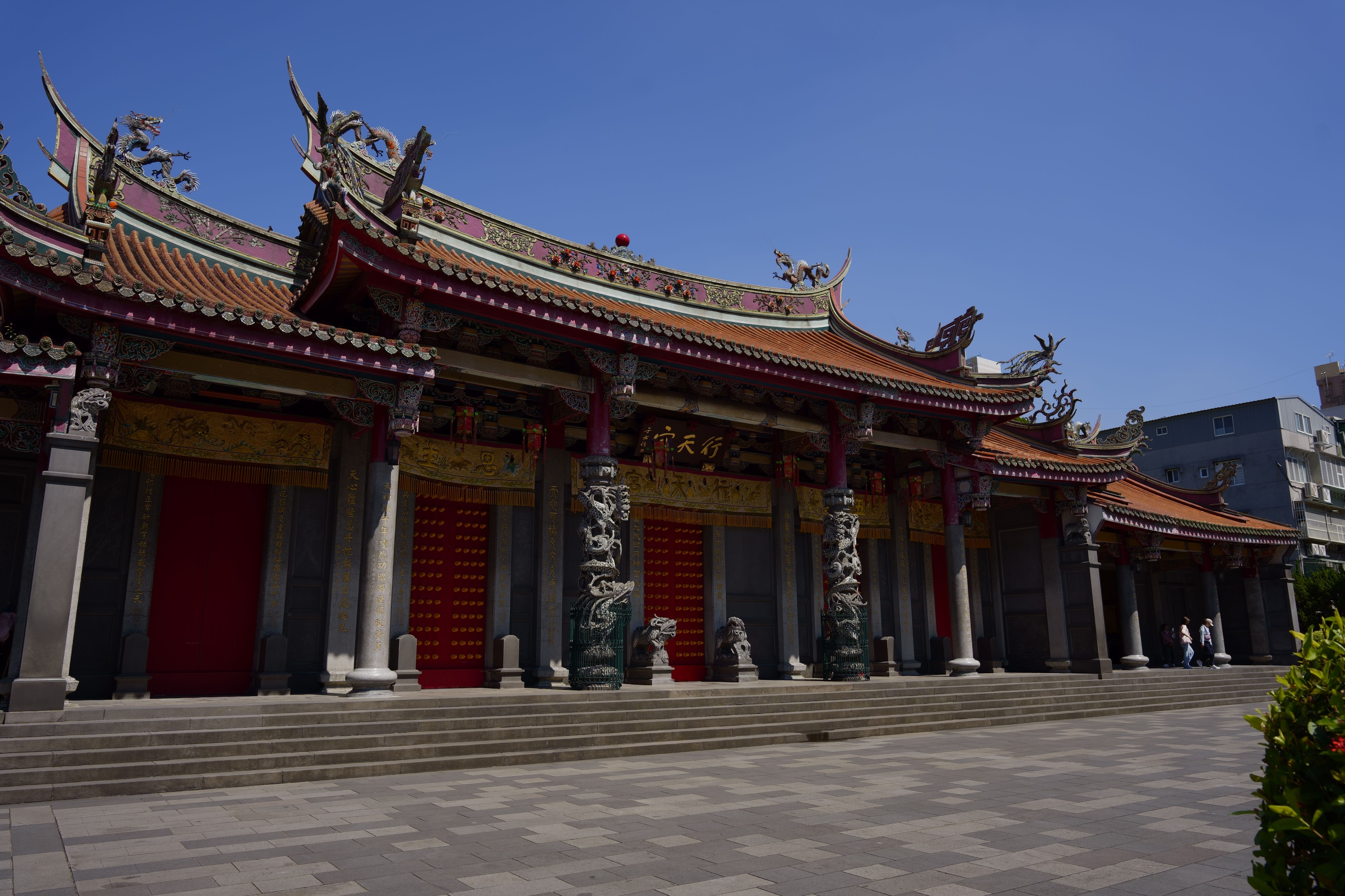 Traditional Taiwanese Temple Architecture in Taipei · Free Stock Photo