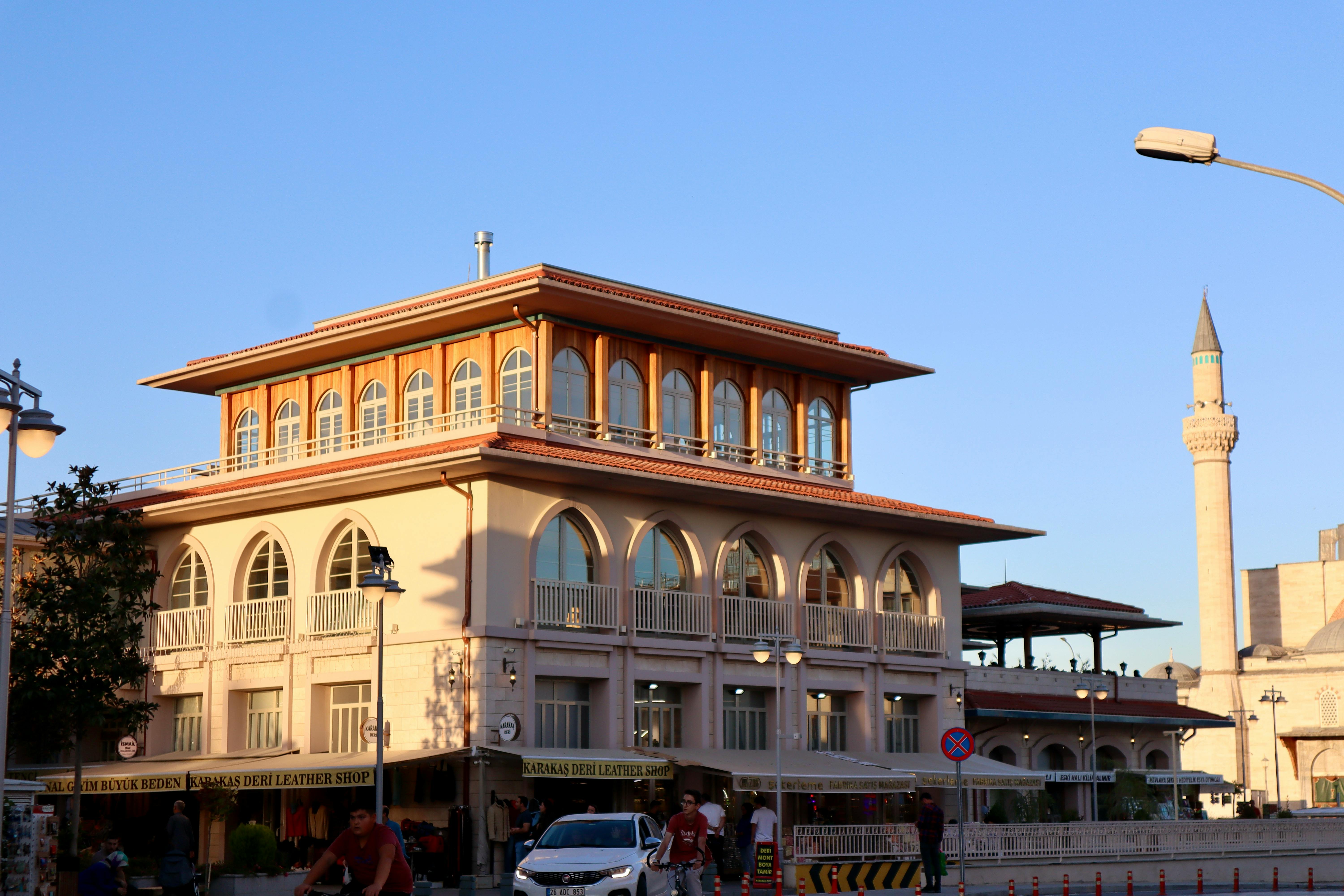 NFT Marketplace Insights: Navigating the Future of Digital Collectibles